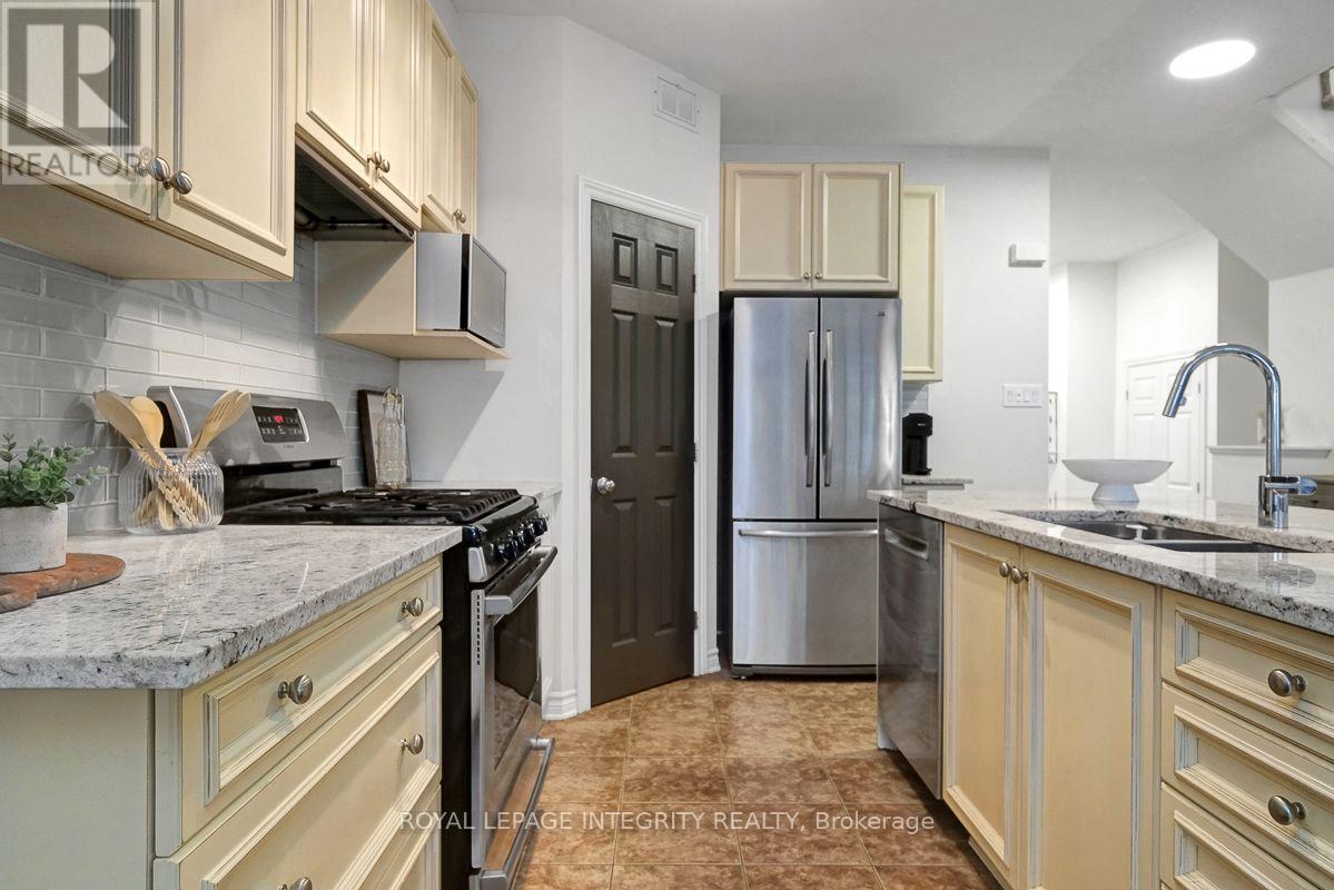 193 MOJAVE CRESCENT - 18