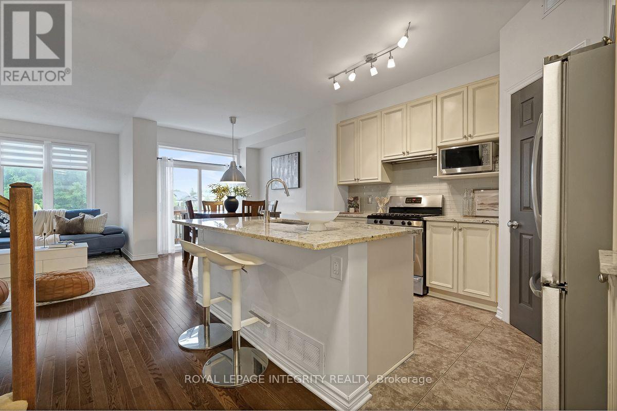193 MOJAVE CRESCENT - 24