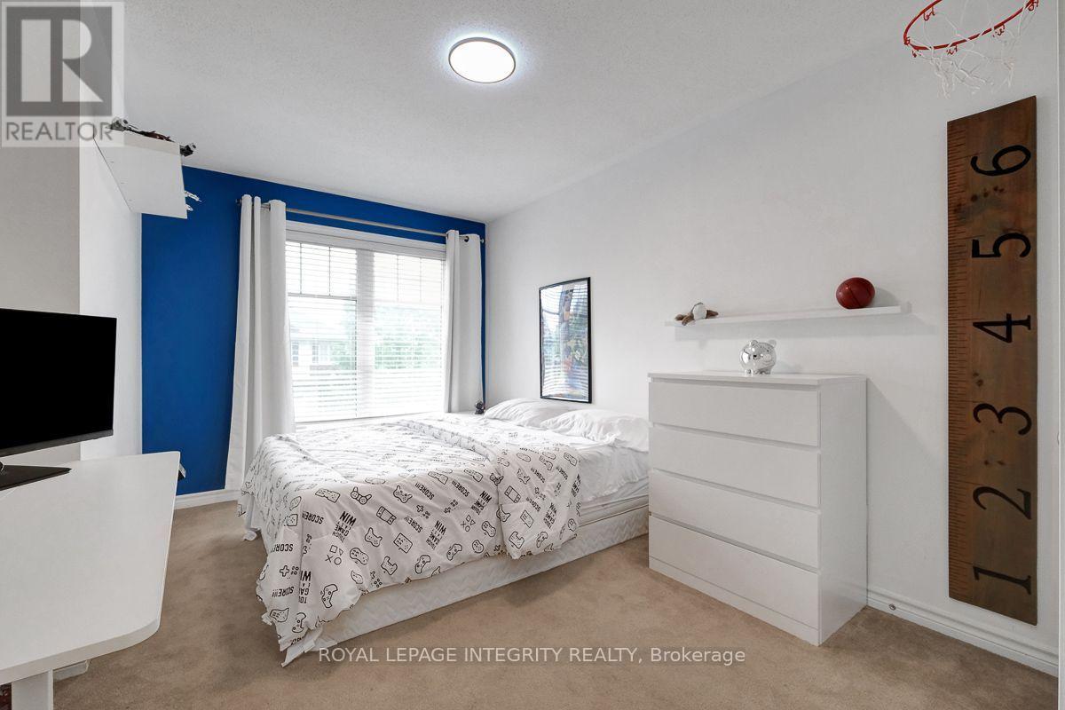 193 MOJAVE CRESCENT - 33