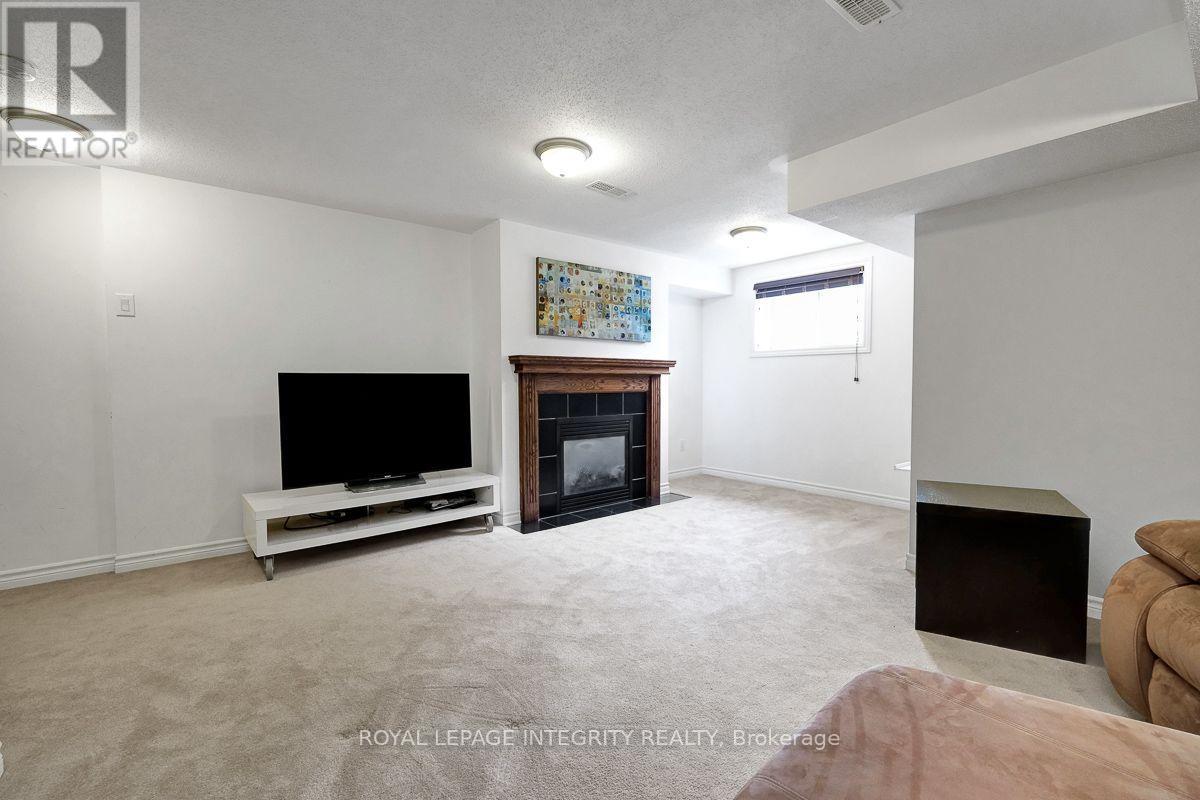 193 MOJAVE CRESCENT - 37