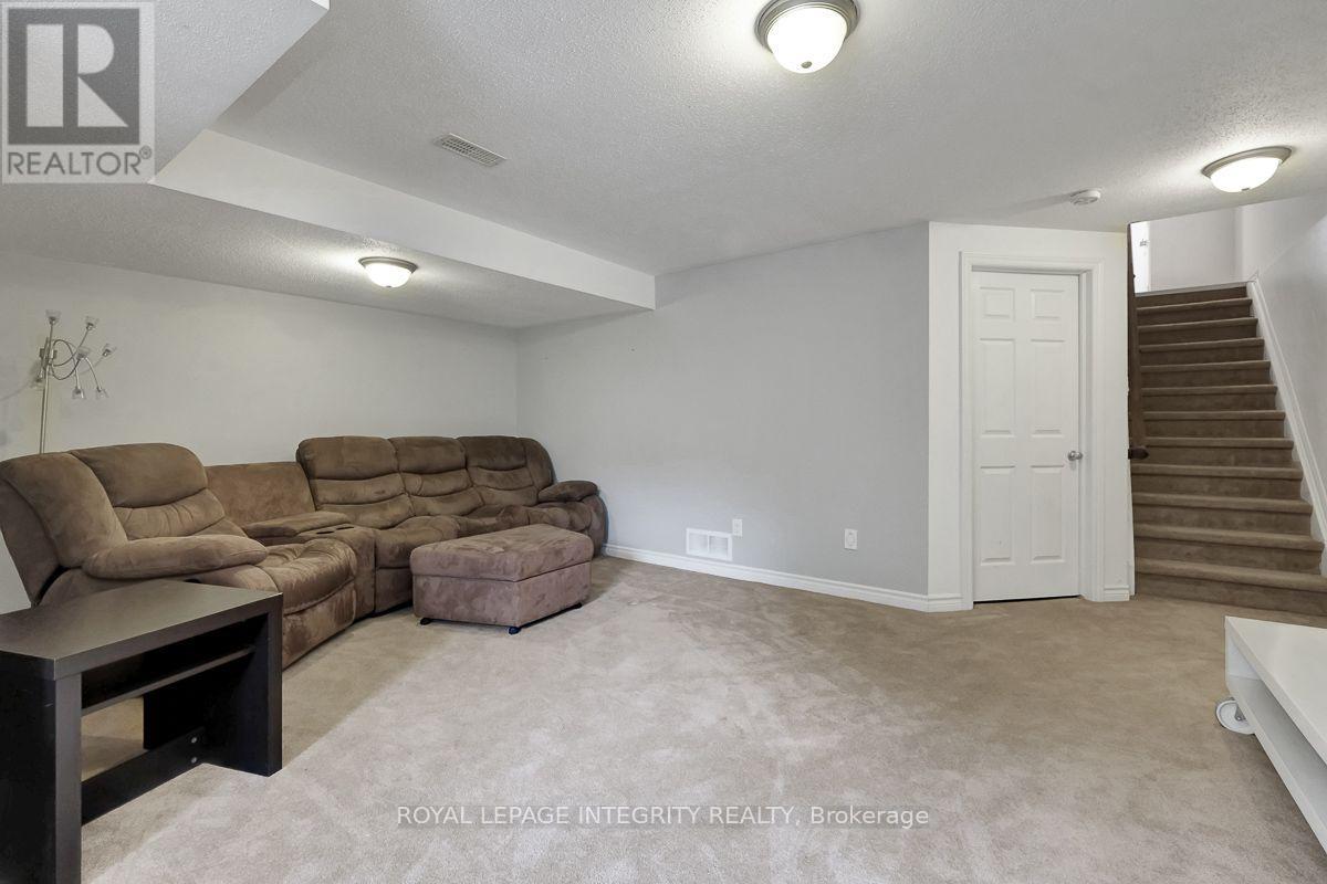193 MOJAVE CRESCENT - 39