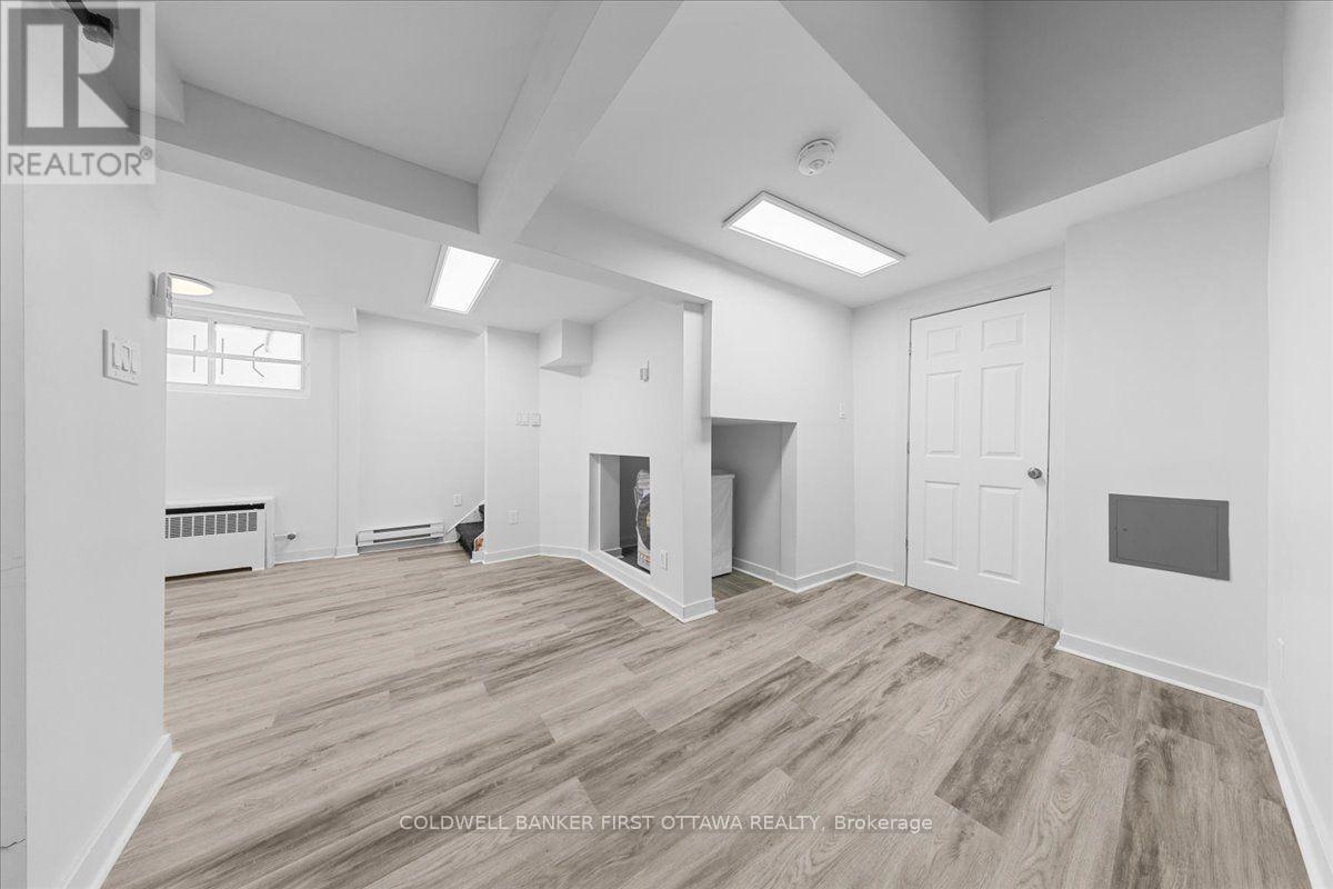 20 PRIMROSE AVENUE - 21