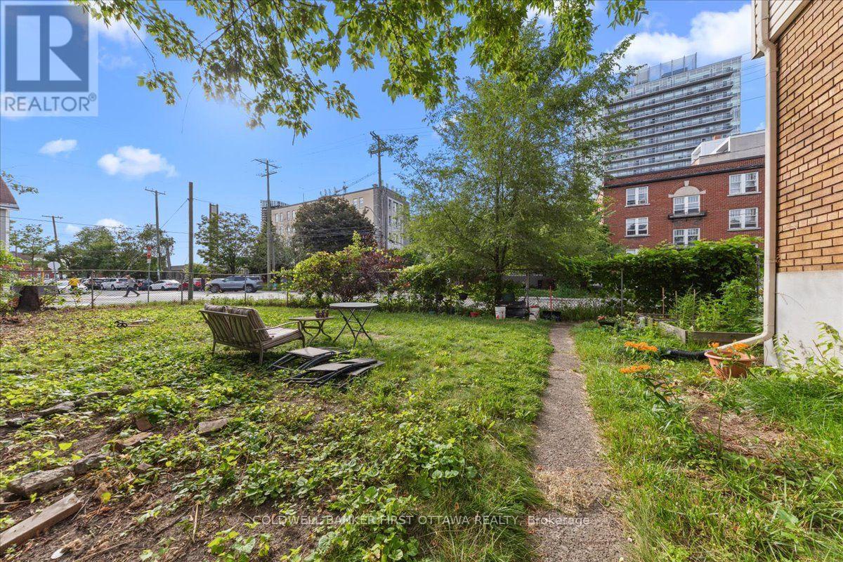 20 PRIMROSE AVENUE - 30