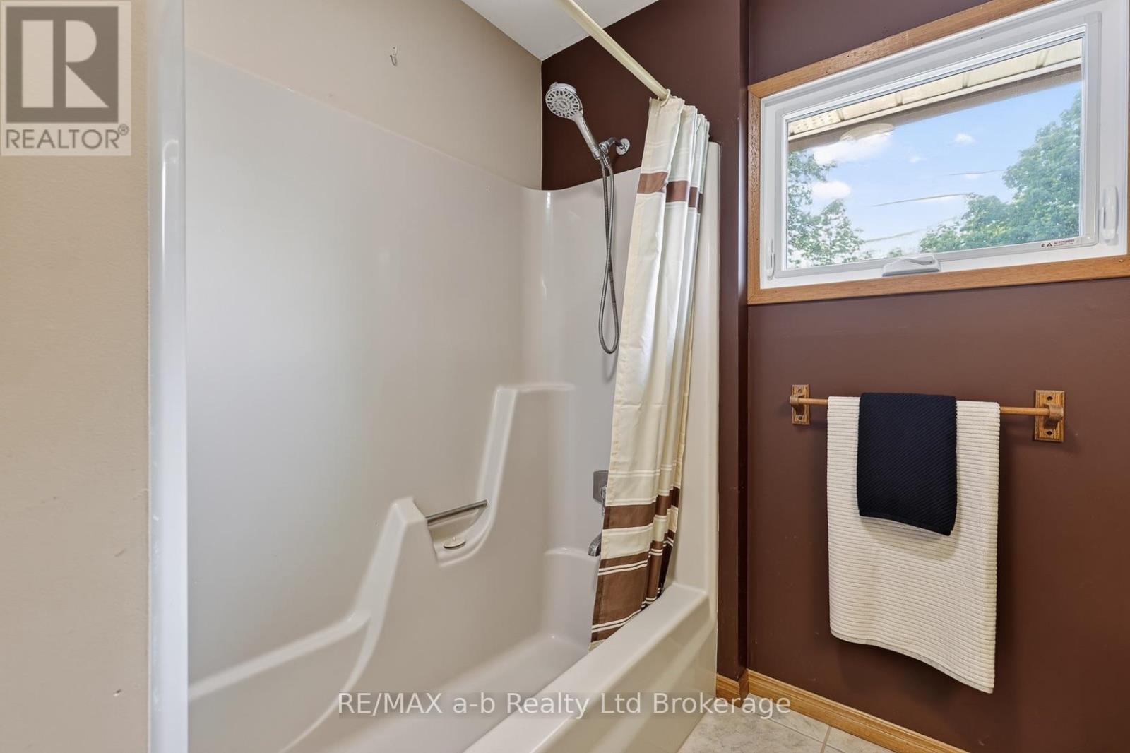23 BURGESS STREET - 20