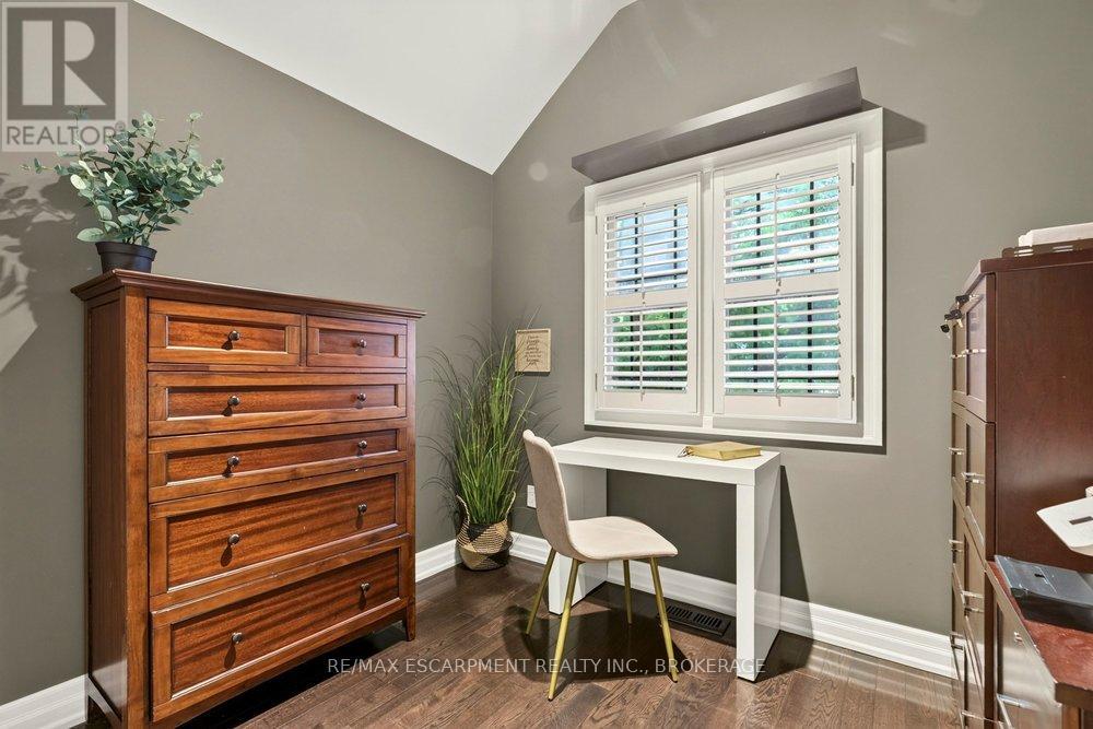 73 MARGERY AVENUE - 25