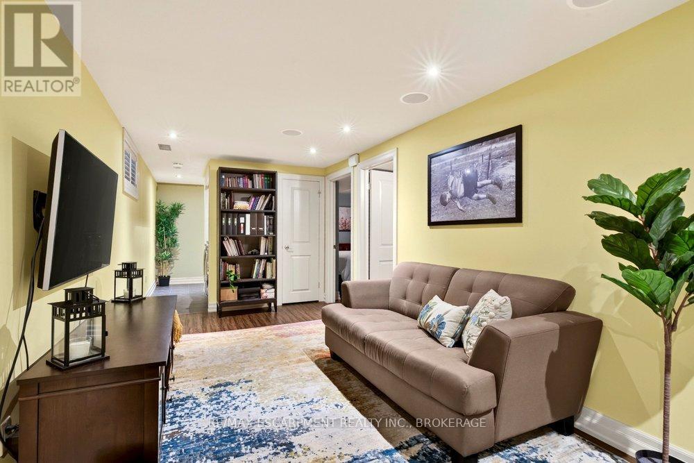 73 MARGERY AVENUE - 32