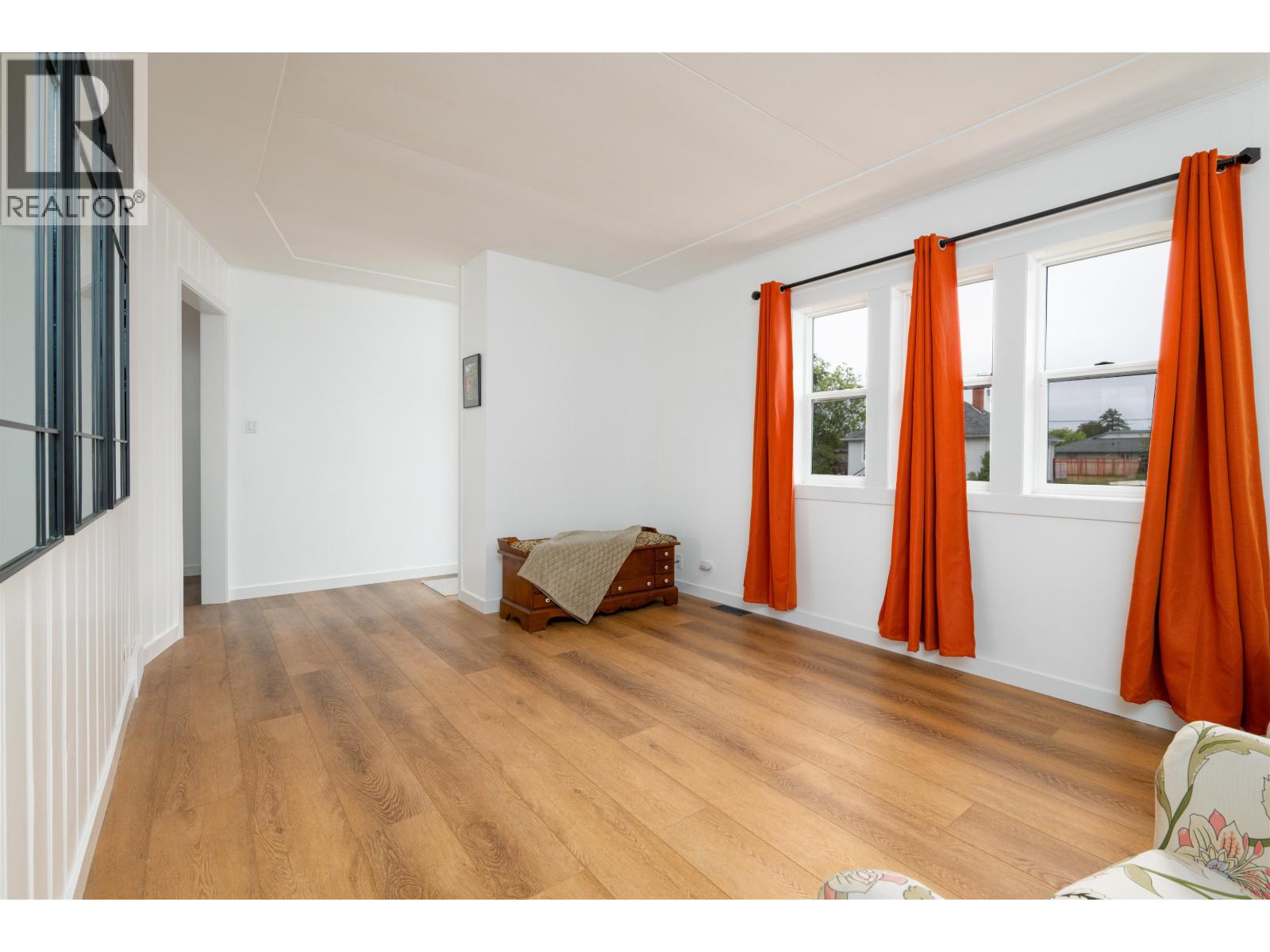 591 DOUGLAS STREET - 10