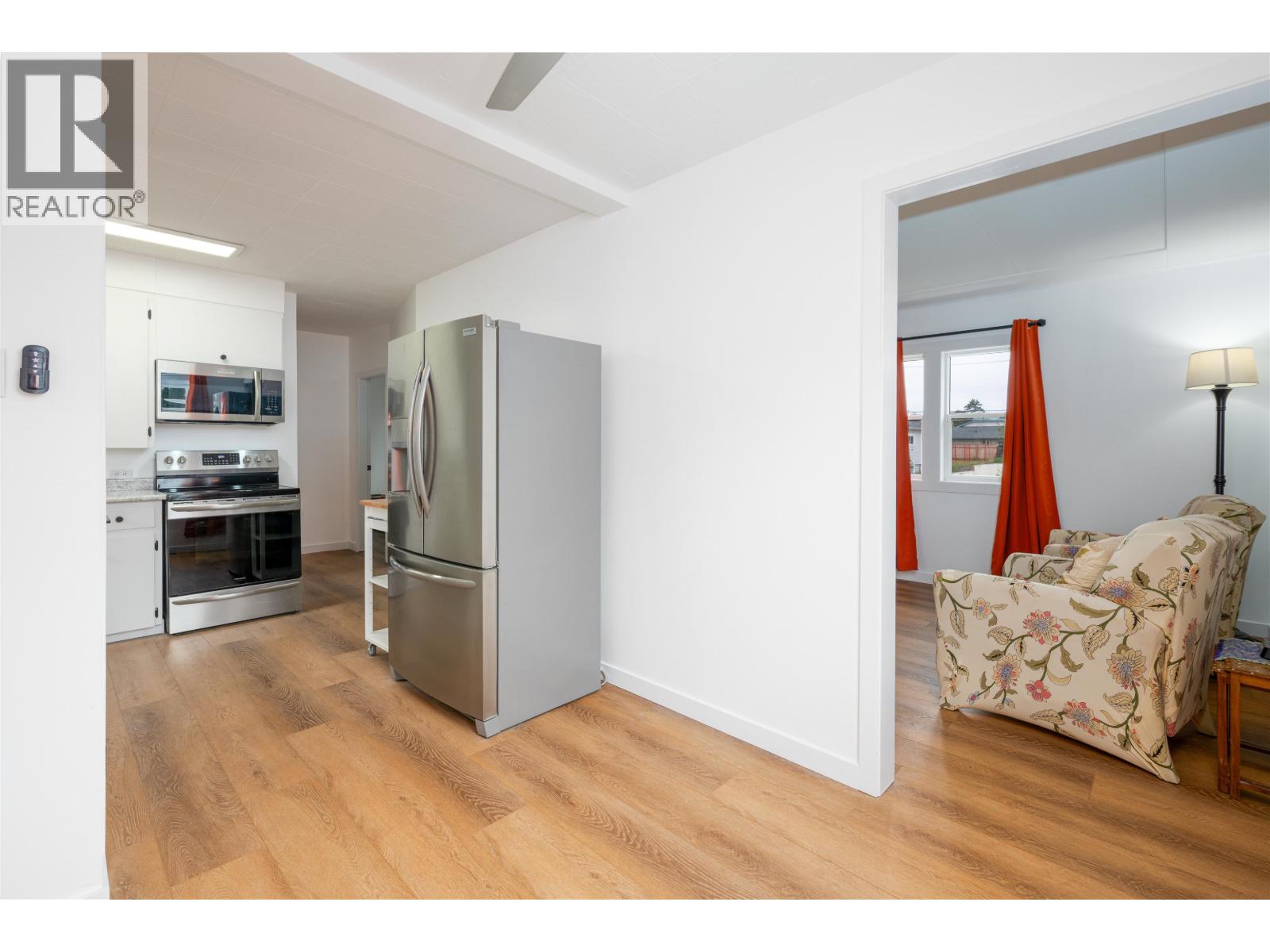 591 DOUGLAS STREET - 14