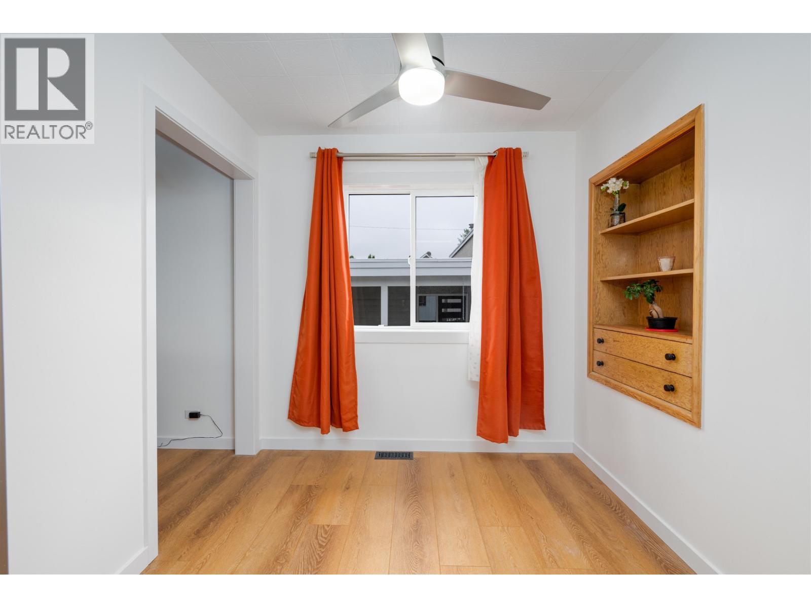 591 DOUGLAS STREET - 15