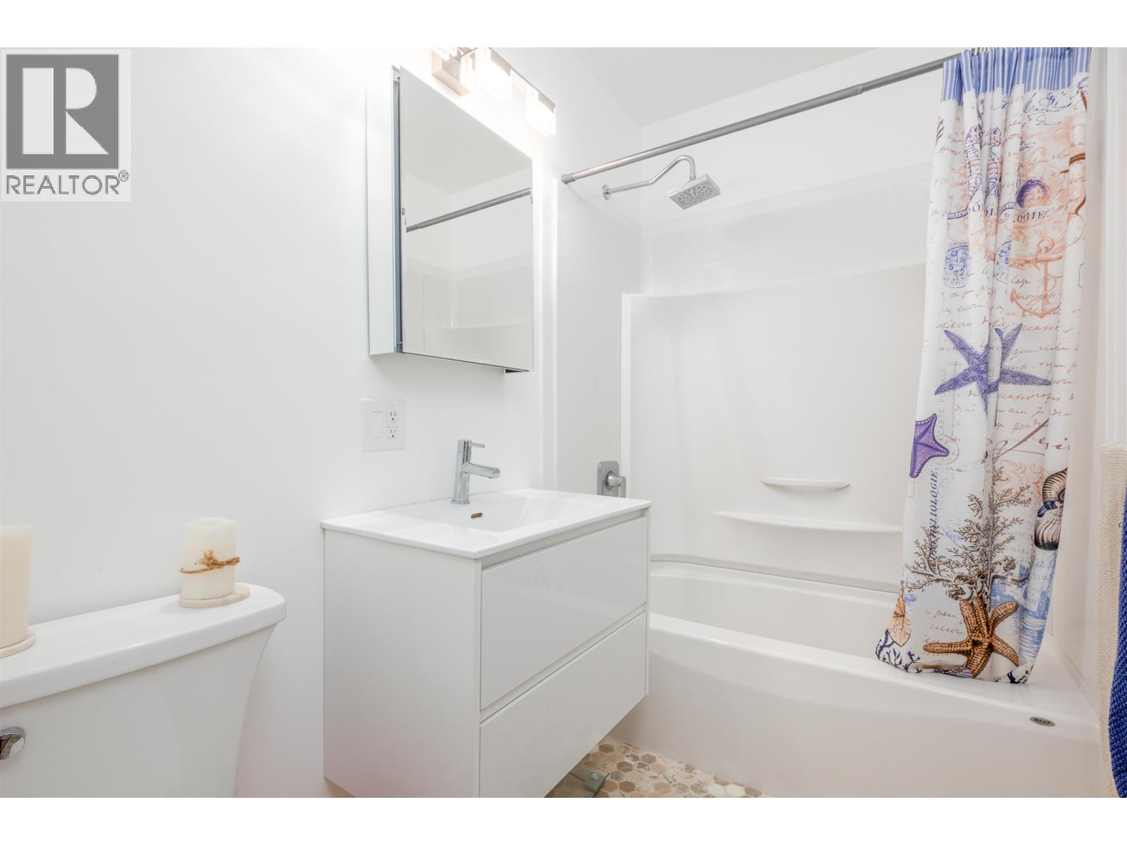 591 DOUGLAS STREET - 16