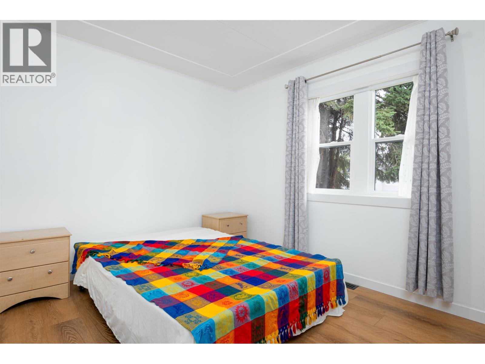 591 DOUGLAS STREET - 17