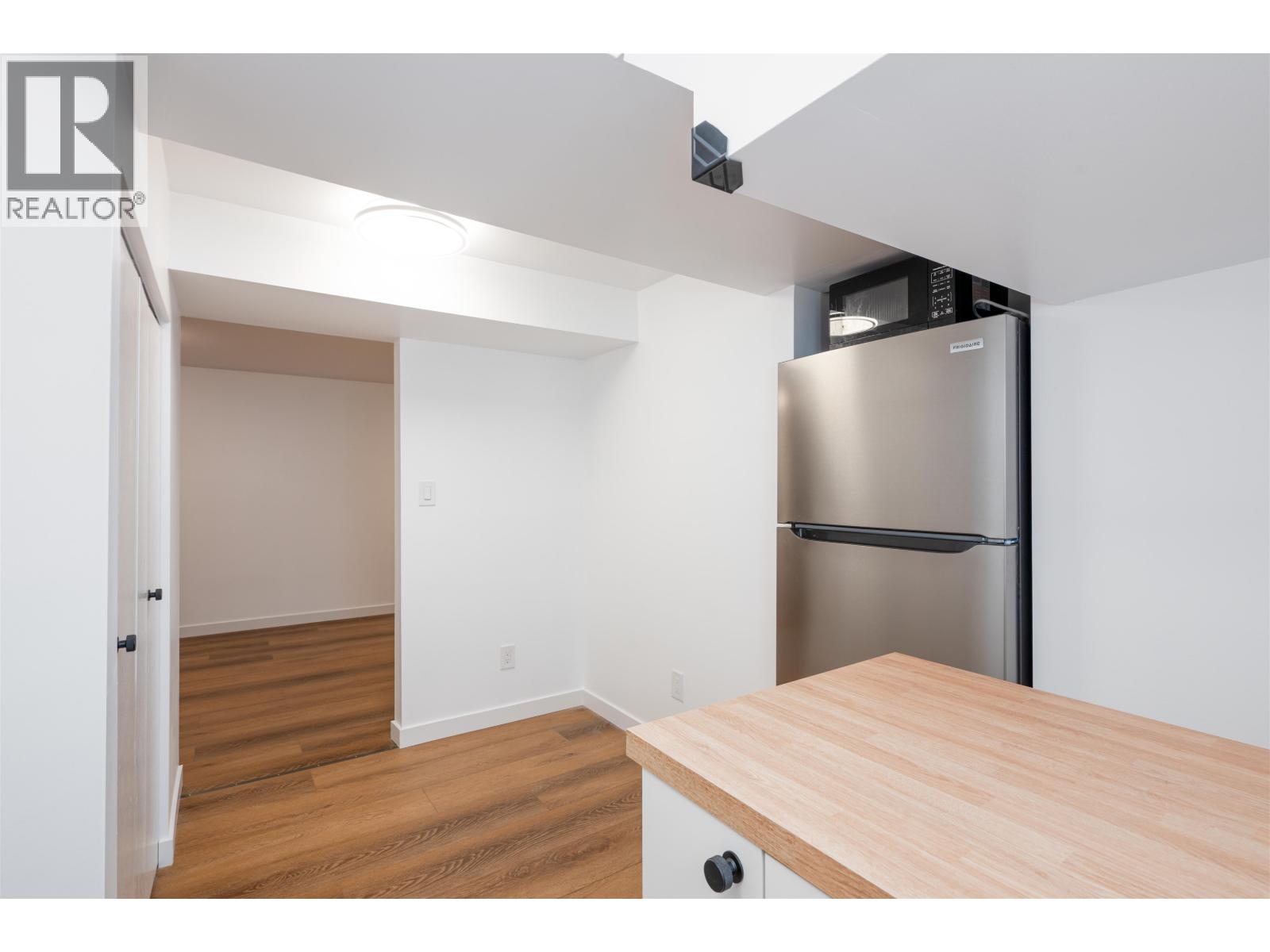 591 DOUGLAS STREET - 26