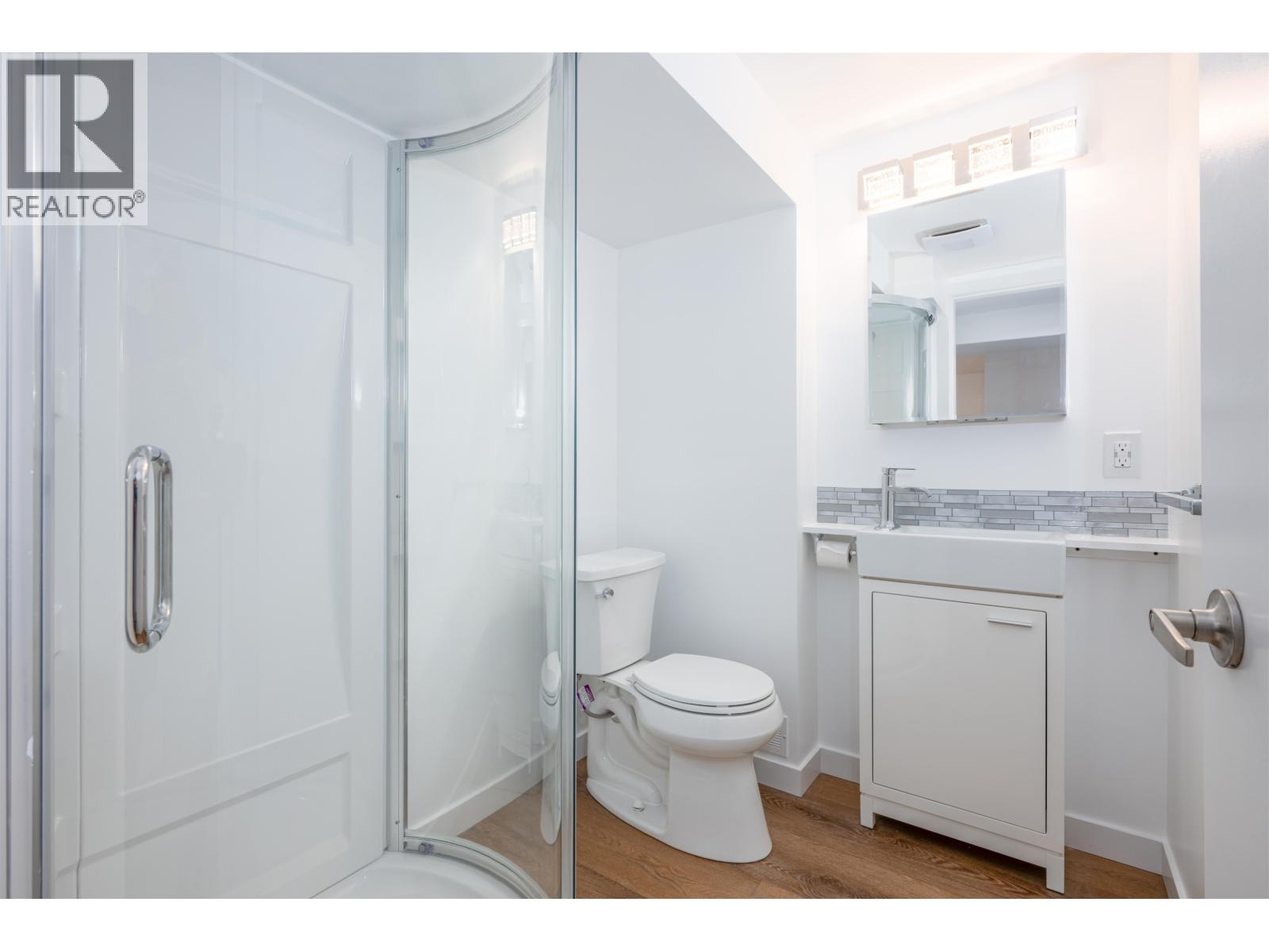591 DOUGLAS STREET - 27