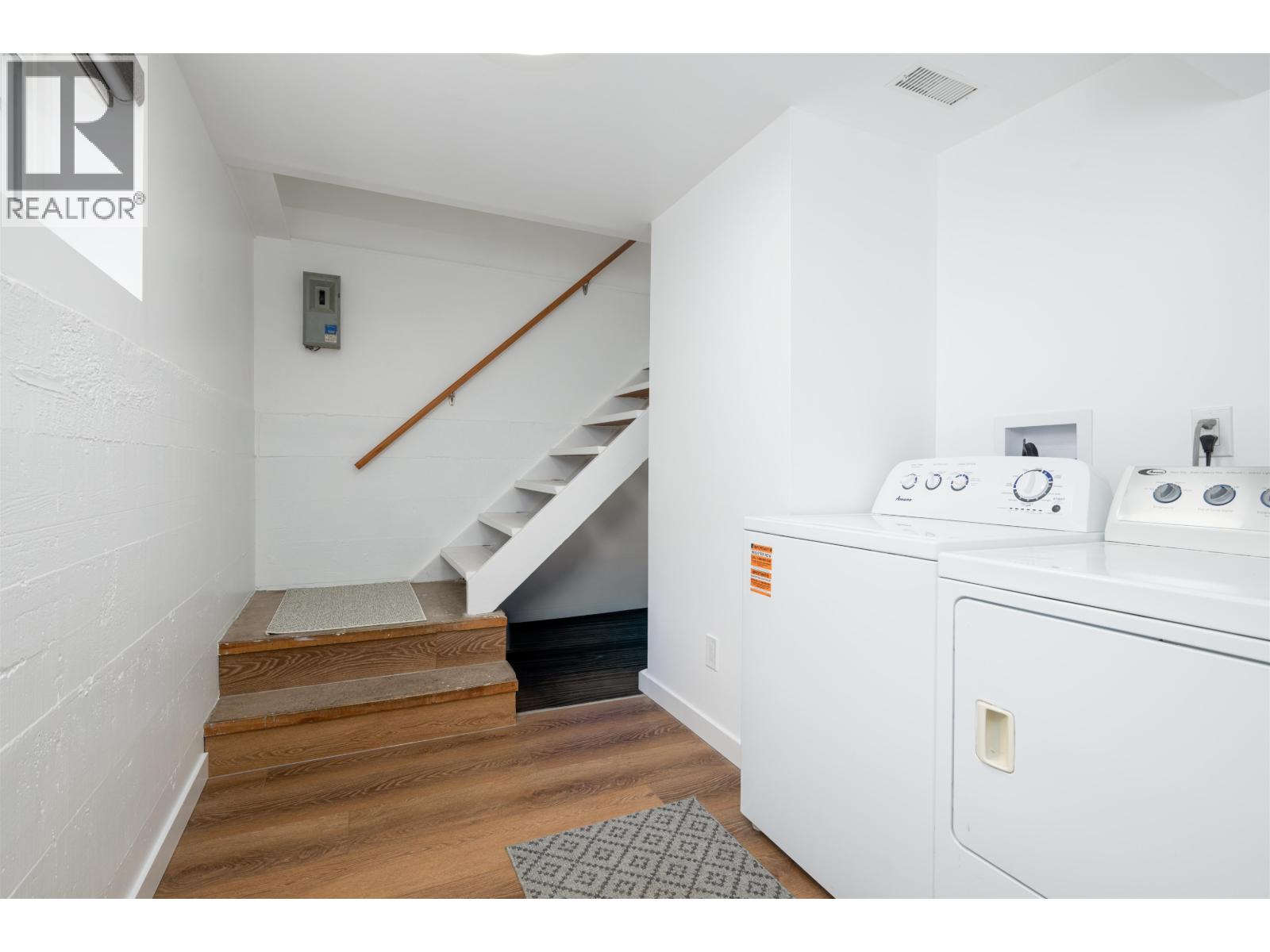 591 DOUGLAS STREET - 31