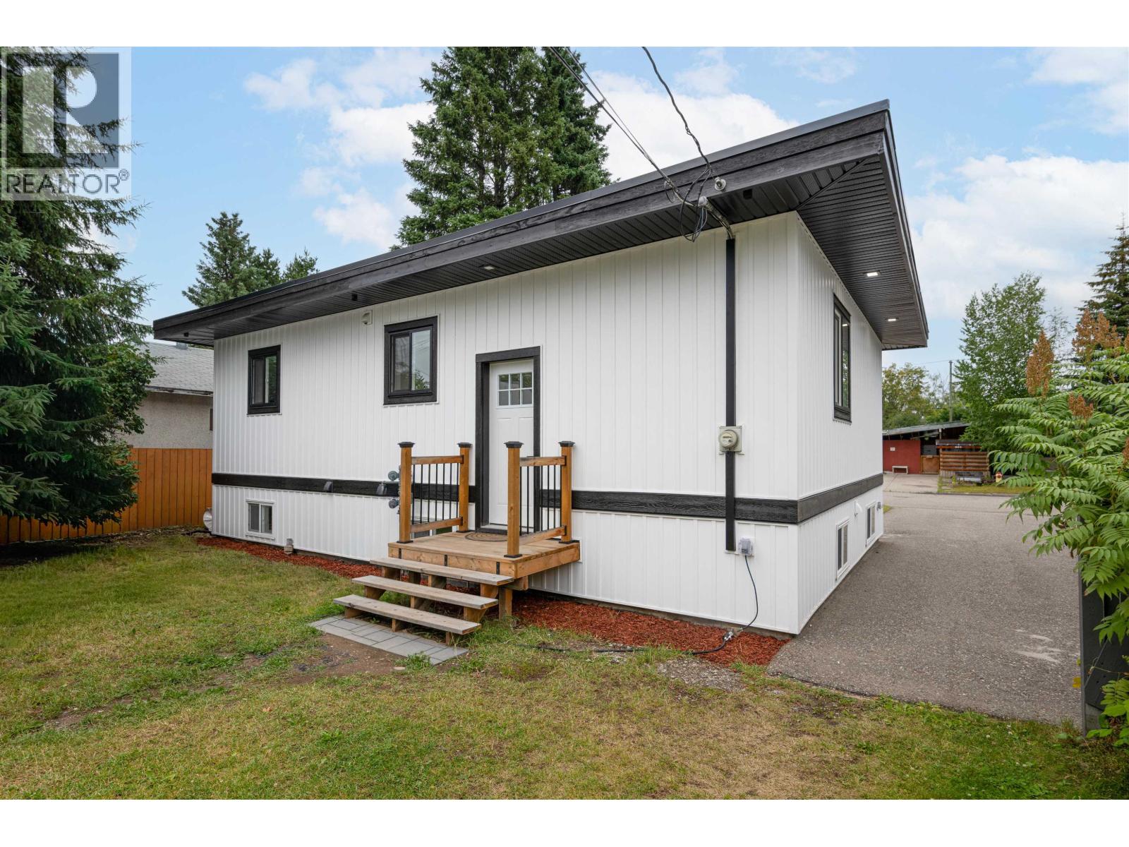 591 DOUGLAS STREET - 35