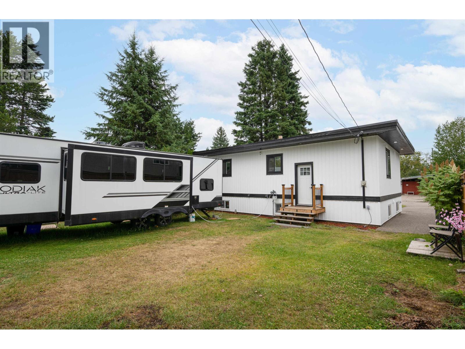 591 DOUGLAS STREET - 39