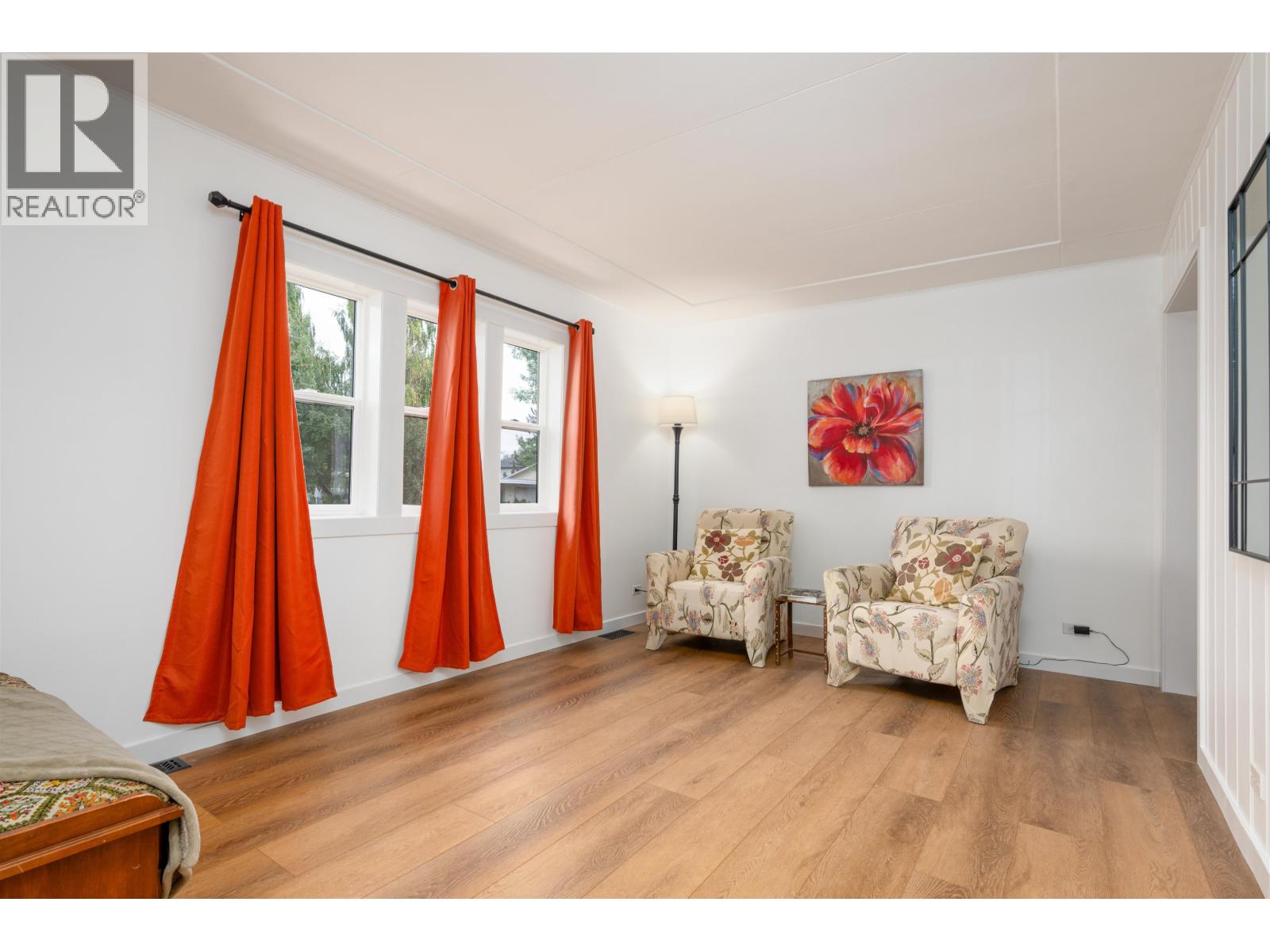 591 DOUGLAS STREET - 8