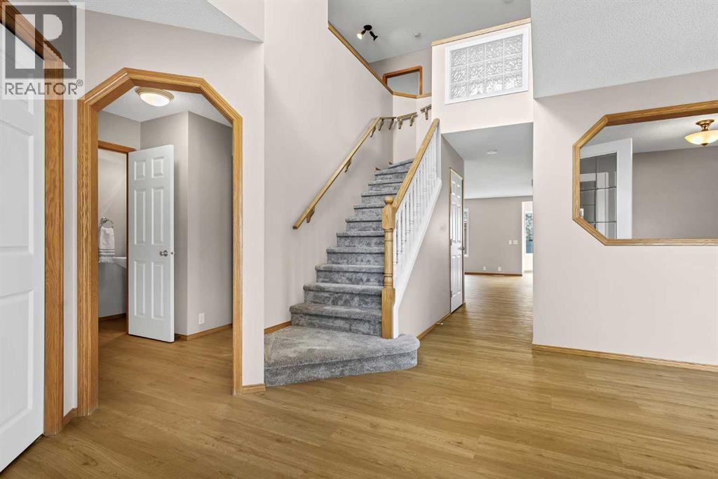 249 Scotia Point NW - 2