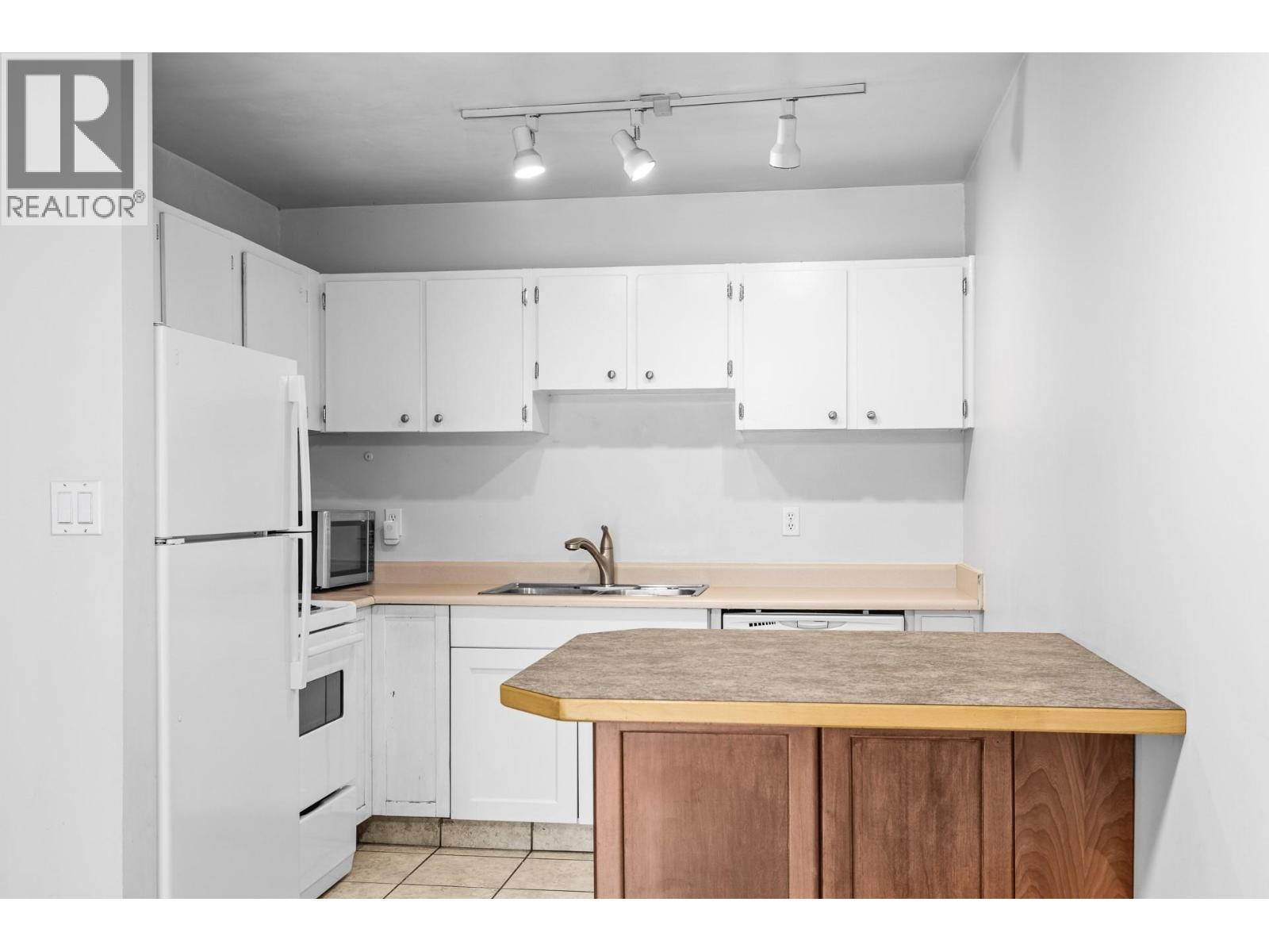 #307 395 Franklyn Road - 19
