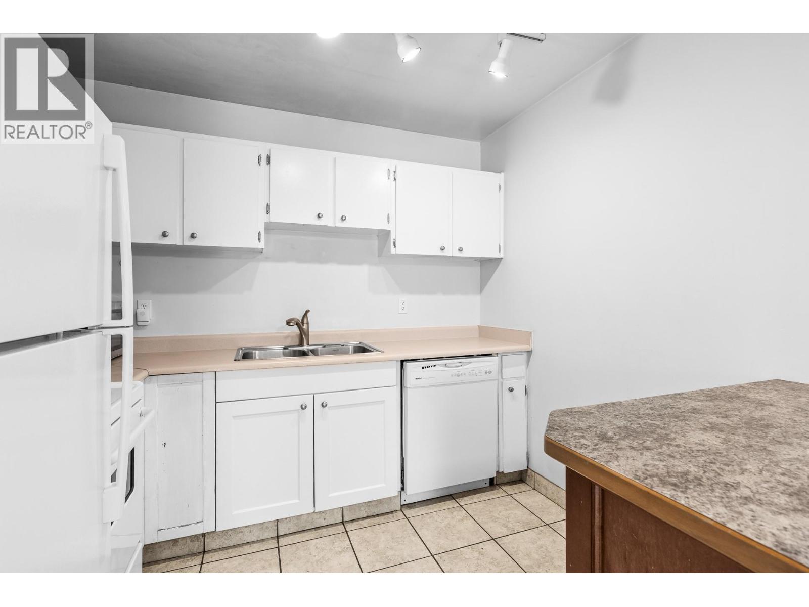 #307 395 Franklyn Road - 21
