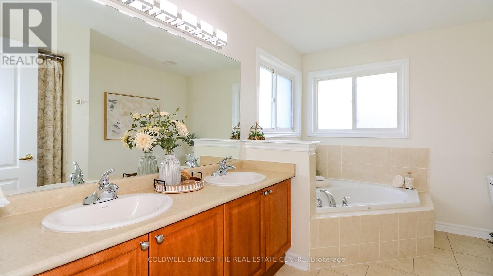 22 MAPLE CROWN TERRACE - 36