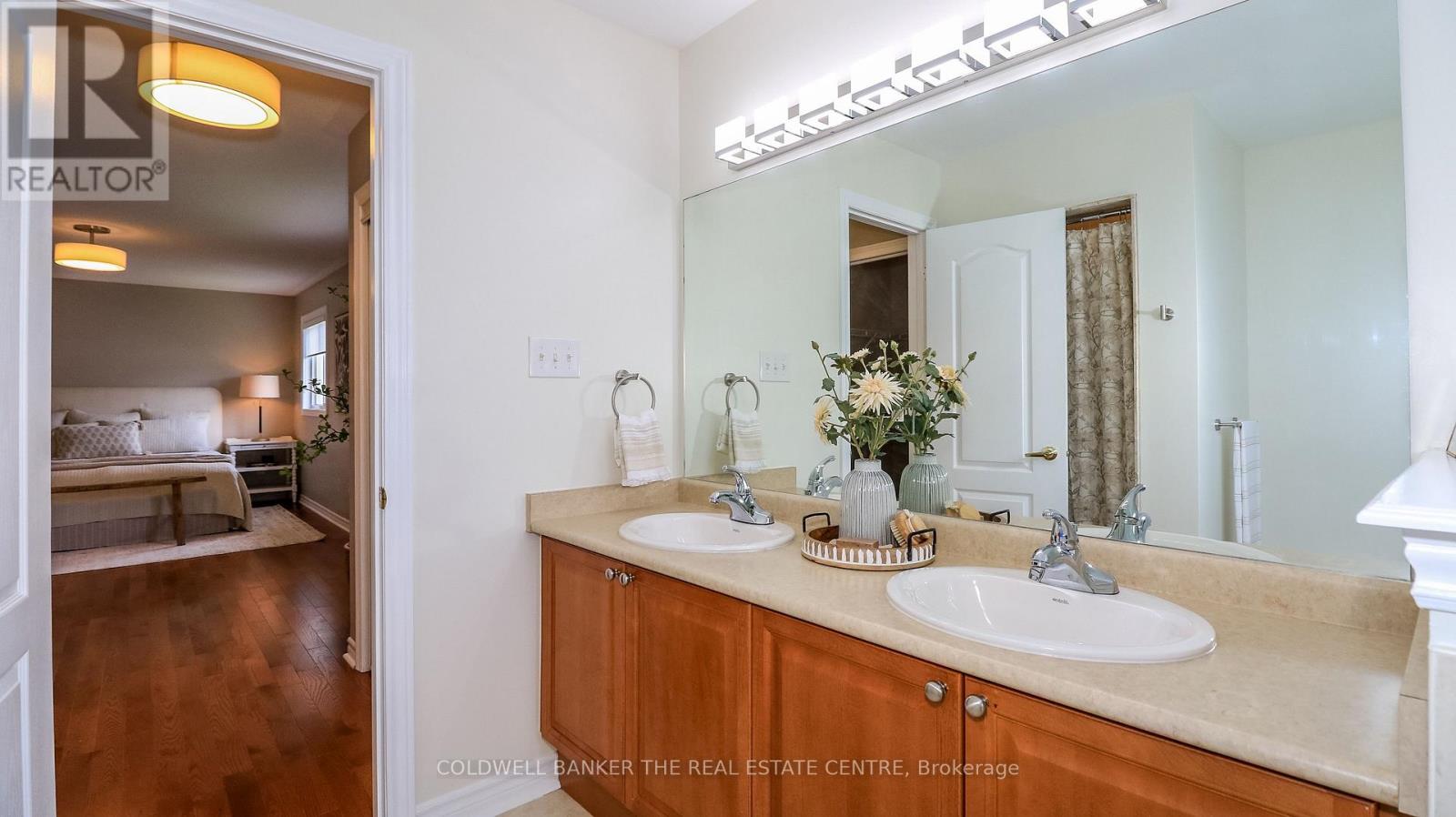22 MAPLE CROWN TERRACE - 37
