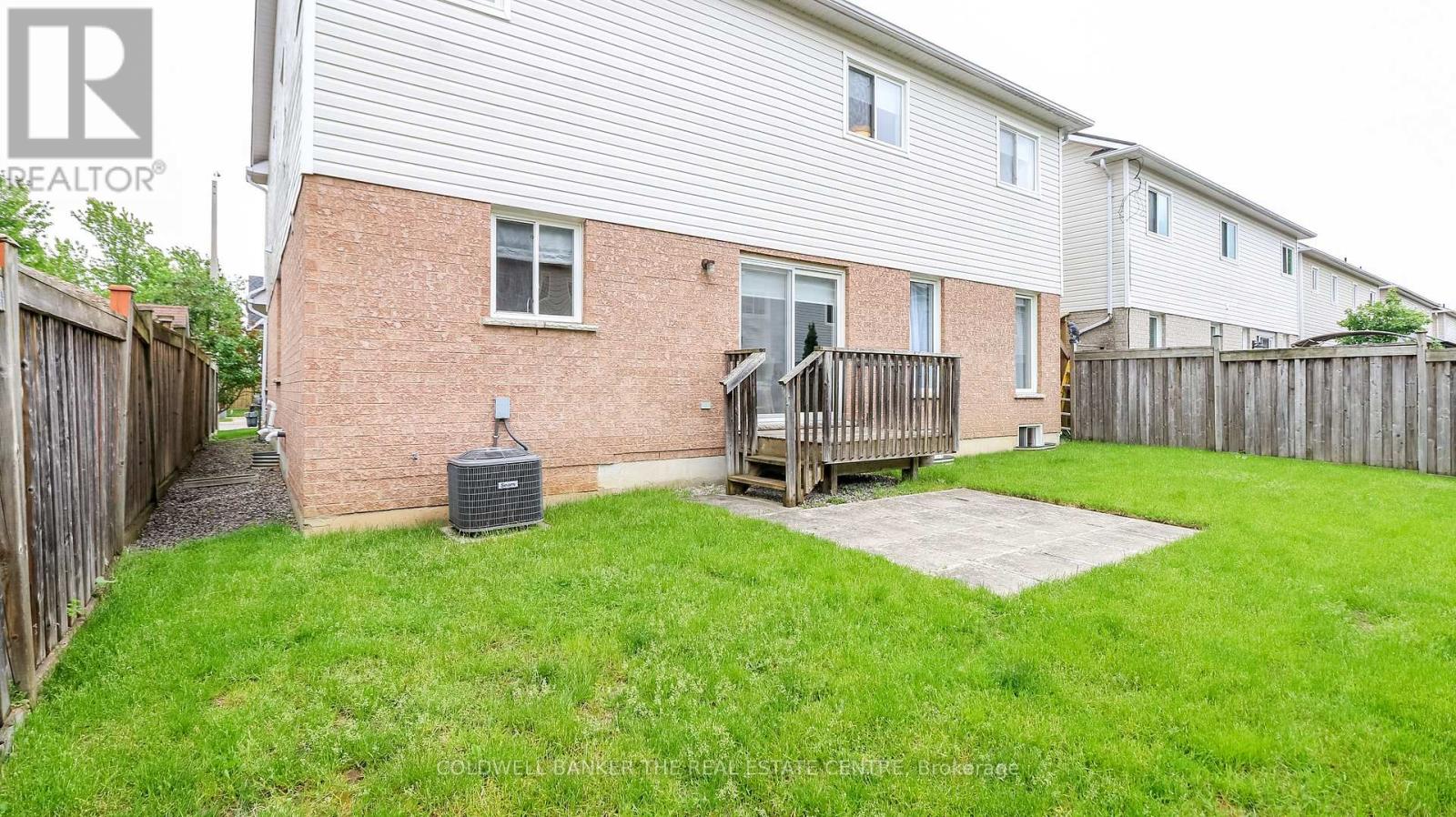 22 MAPLE CROWN TERRACE - 40