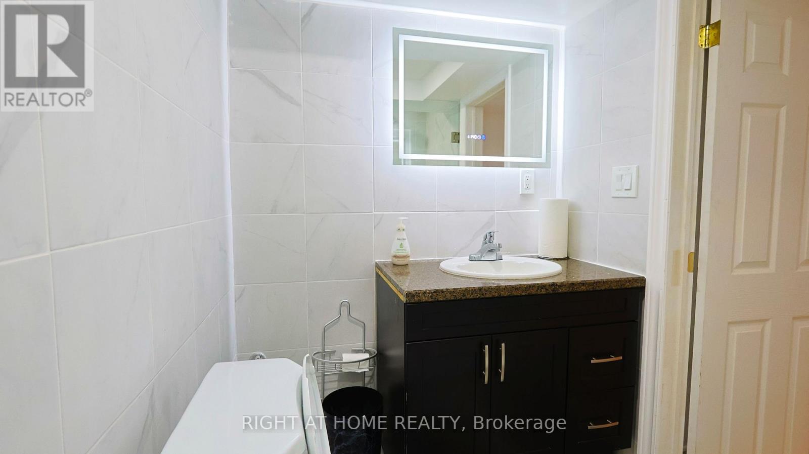82 NORMANHURST AVENUE - 43