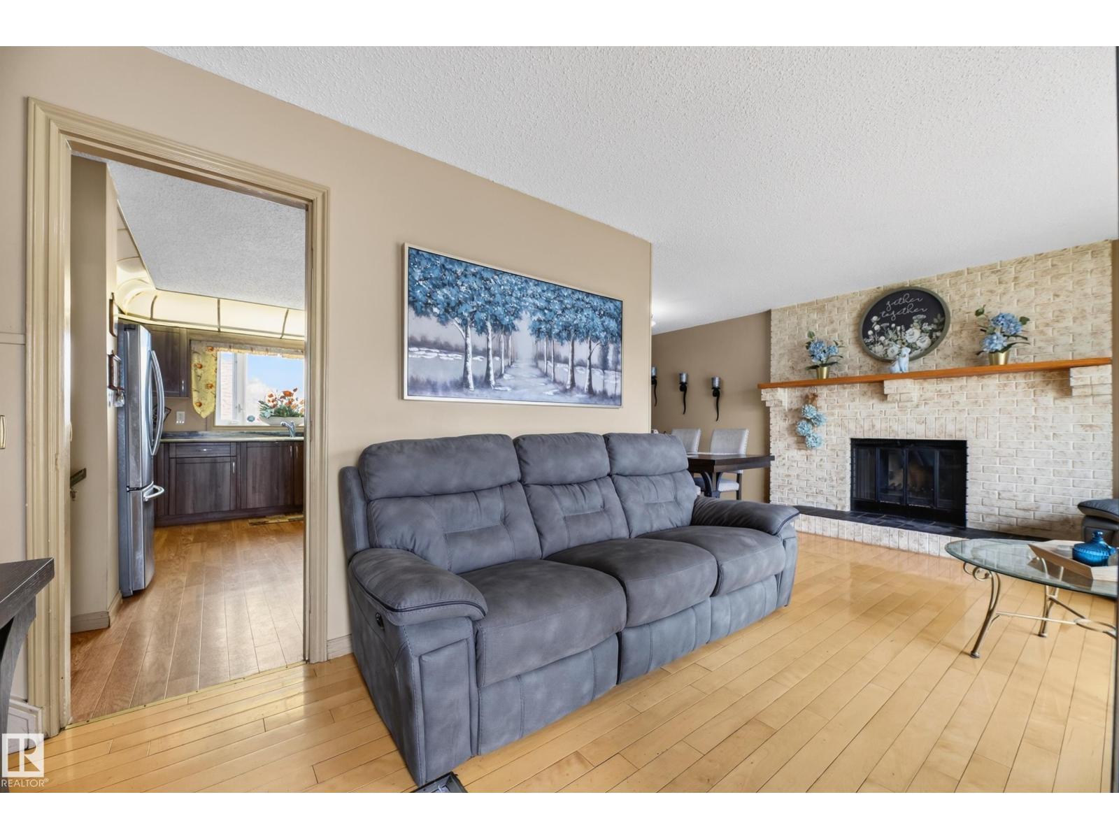 13204 47 ST NW - 13