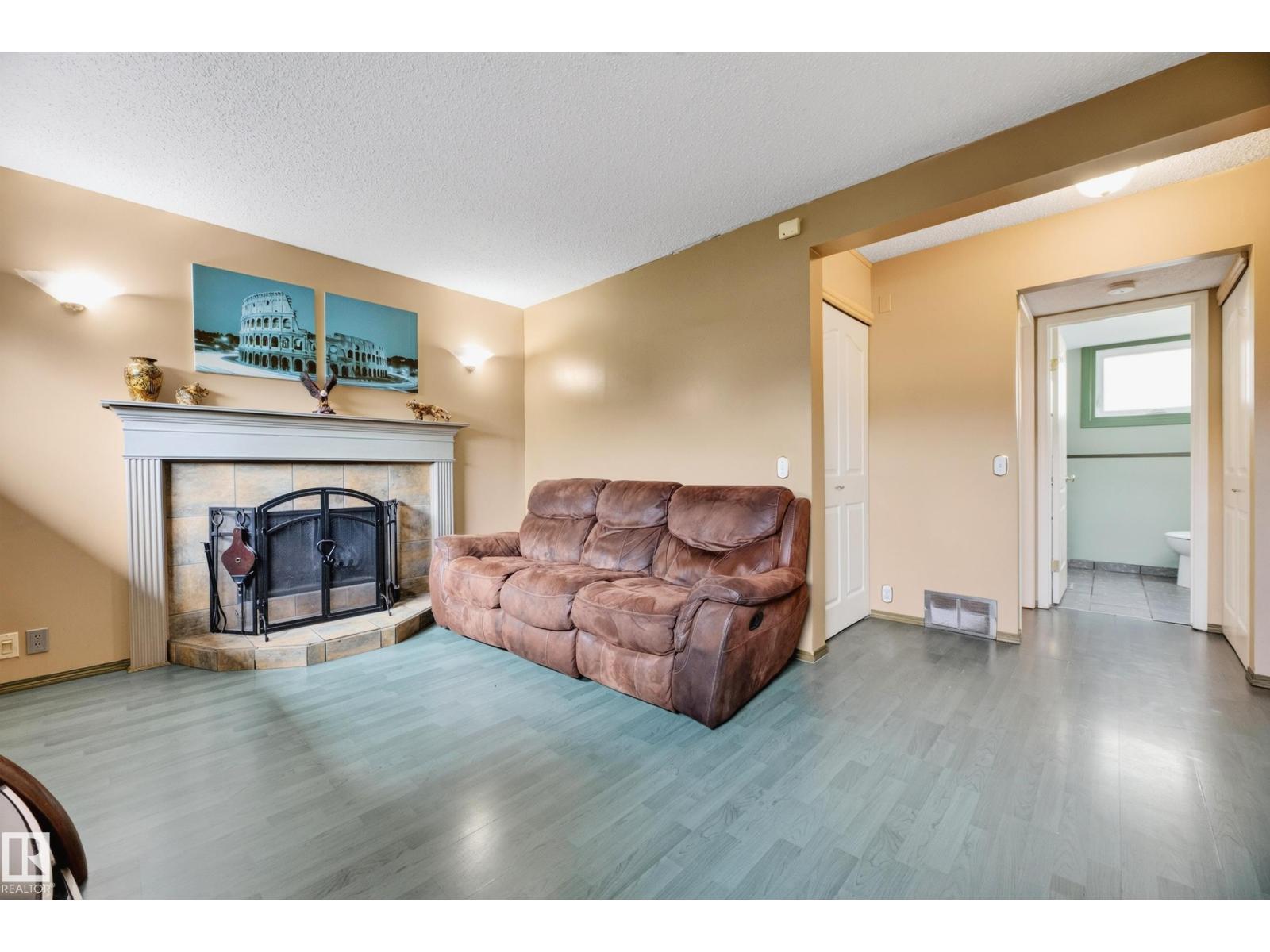 13204 47 ST NW - 37
