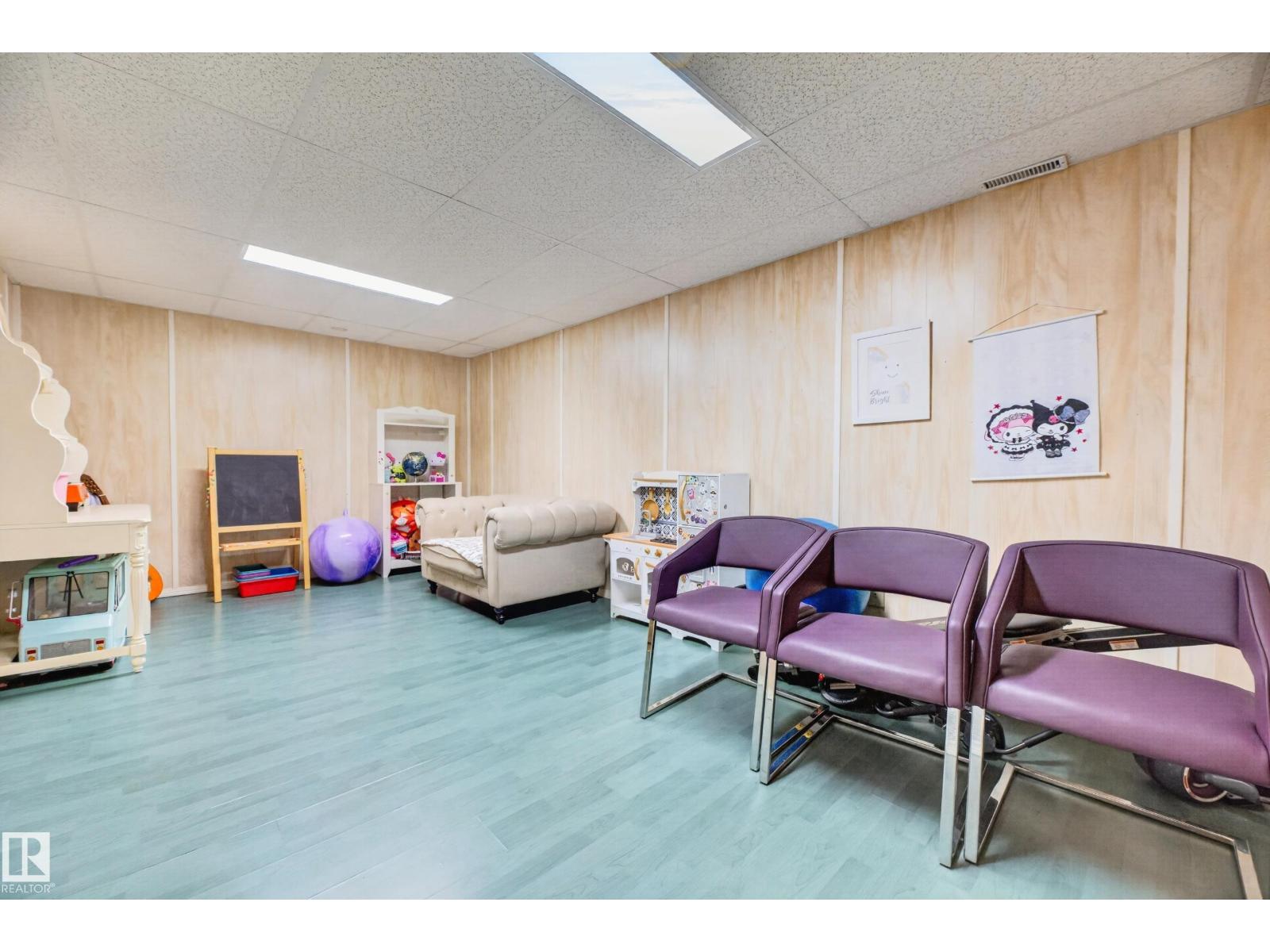 13204 47 ST NW - 39