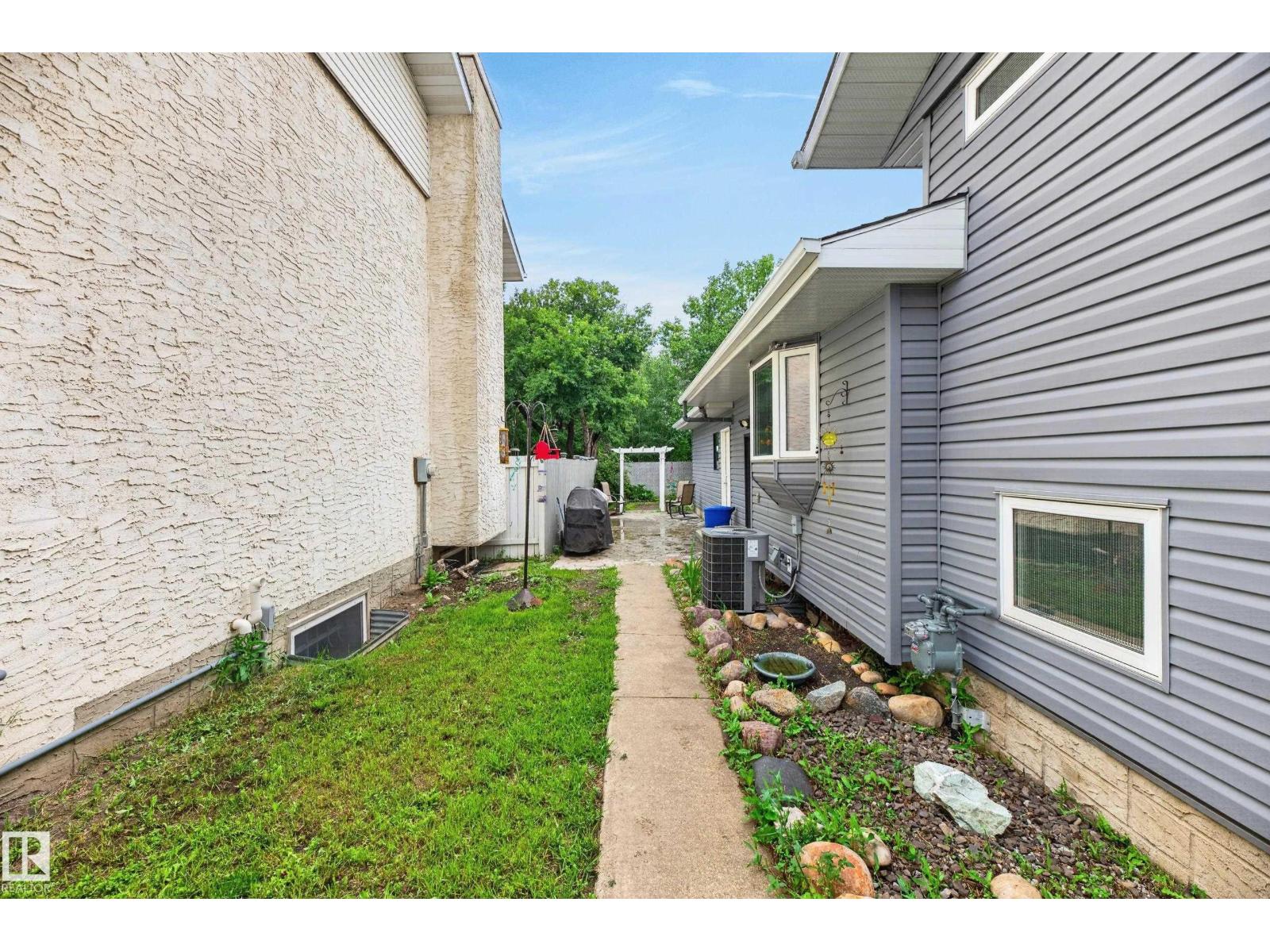 13204 47 ST NW - 8