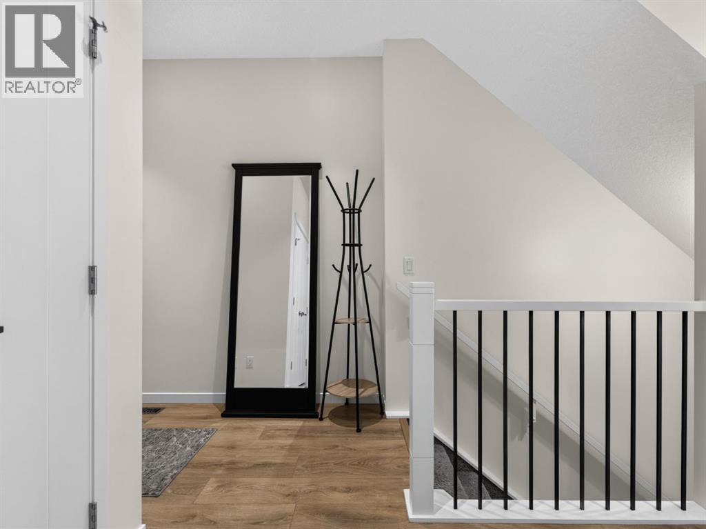 228 Masters Crescent SE - 4
