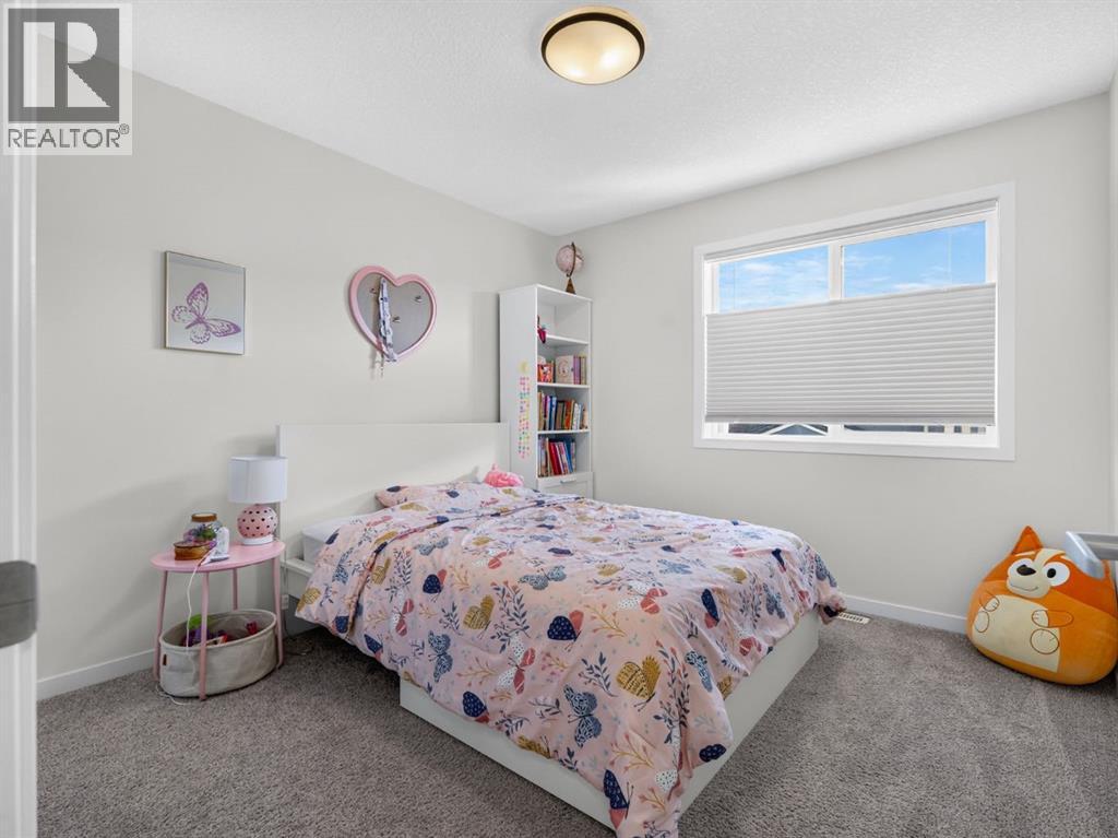 228 Masters Crescent SE - 34