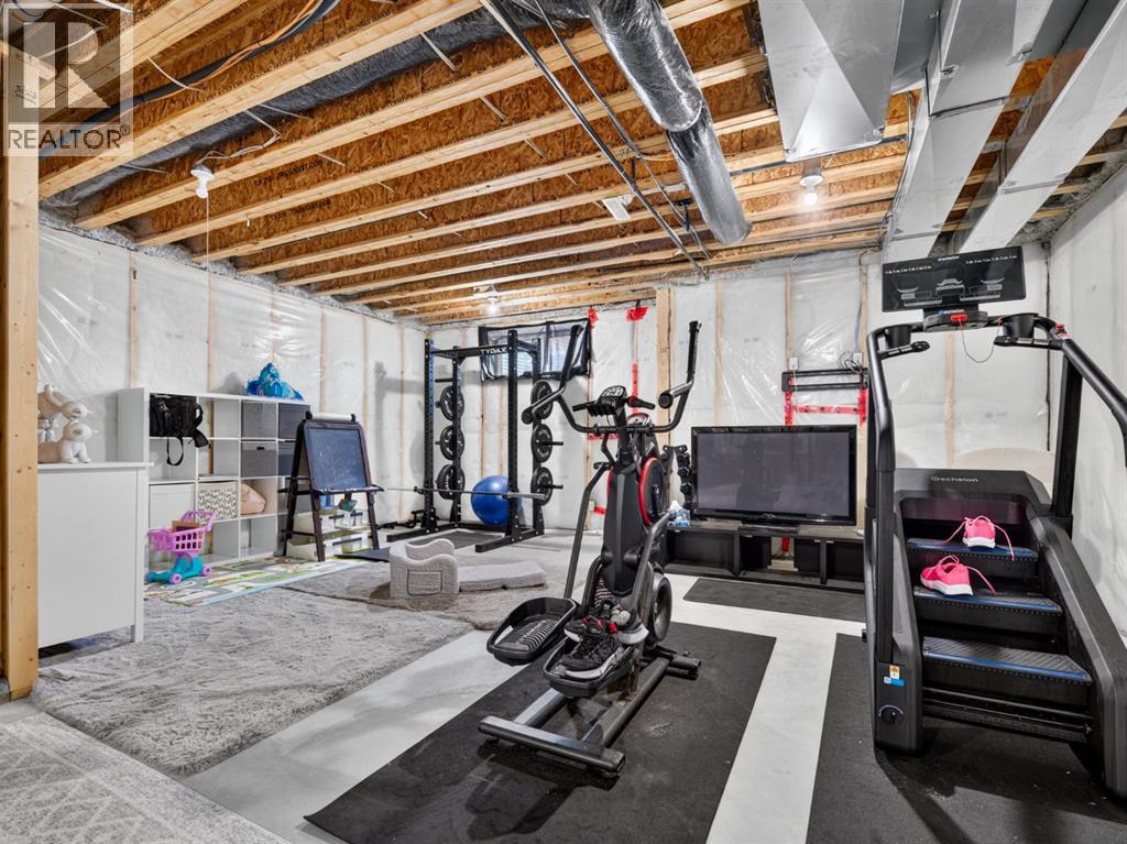 228 Masters Crescent SE - 43