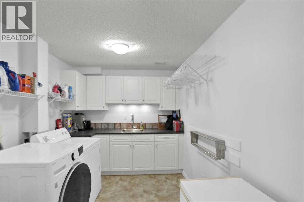 147 Springbank Villas SW - 32