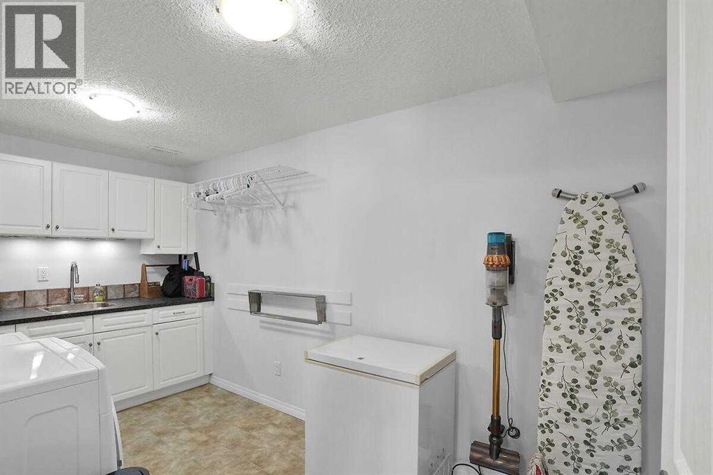 147 Springbank Villas SW - Image 33