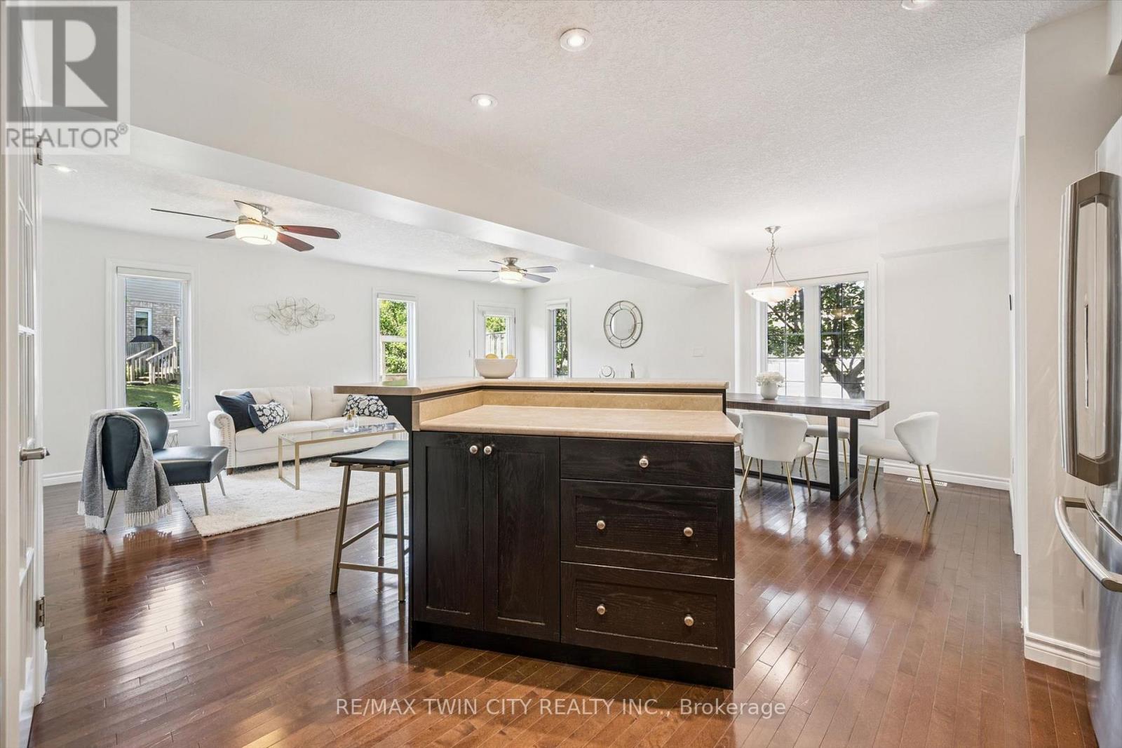 #36 555 CHABLIS DRIVE - 19