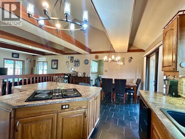5516 MINNAKER CRESCENT - 13