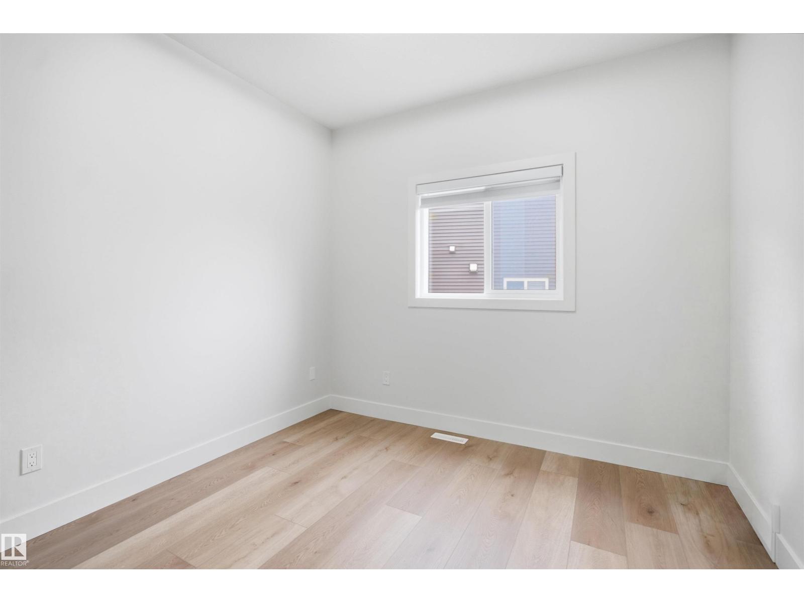 304 33 AV NW - 9