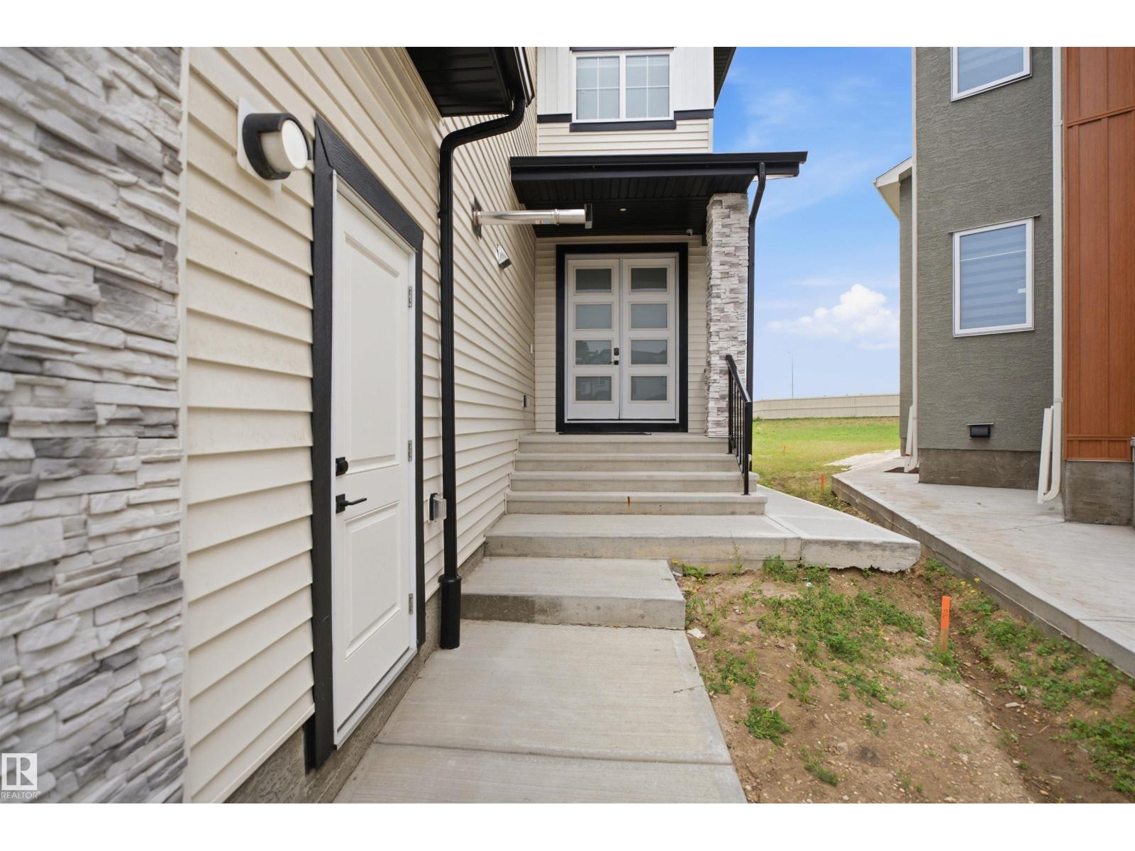 304 33 AV NW - 3