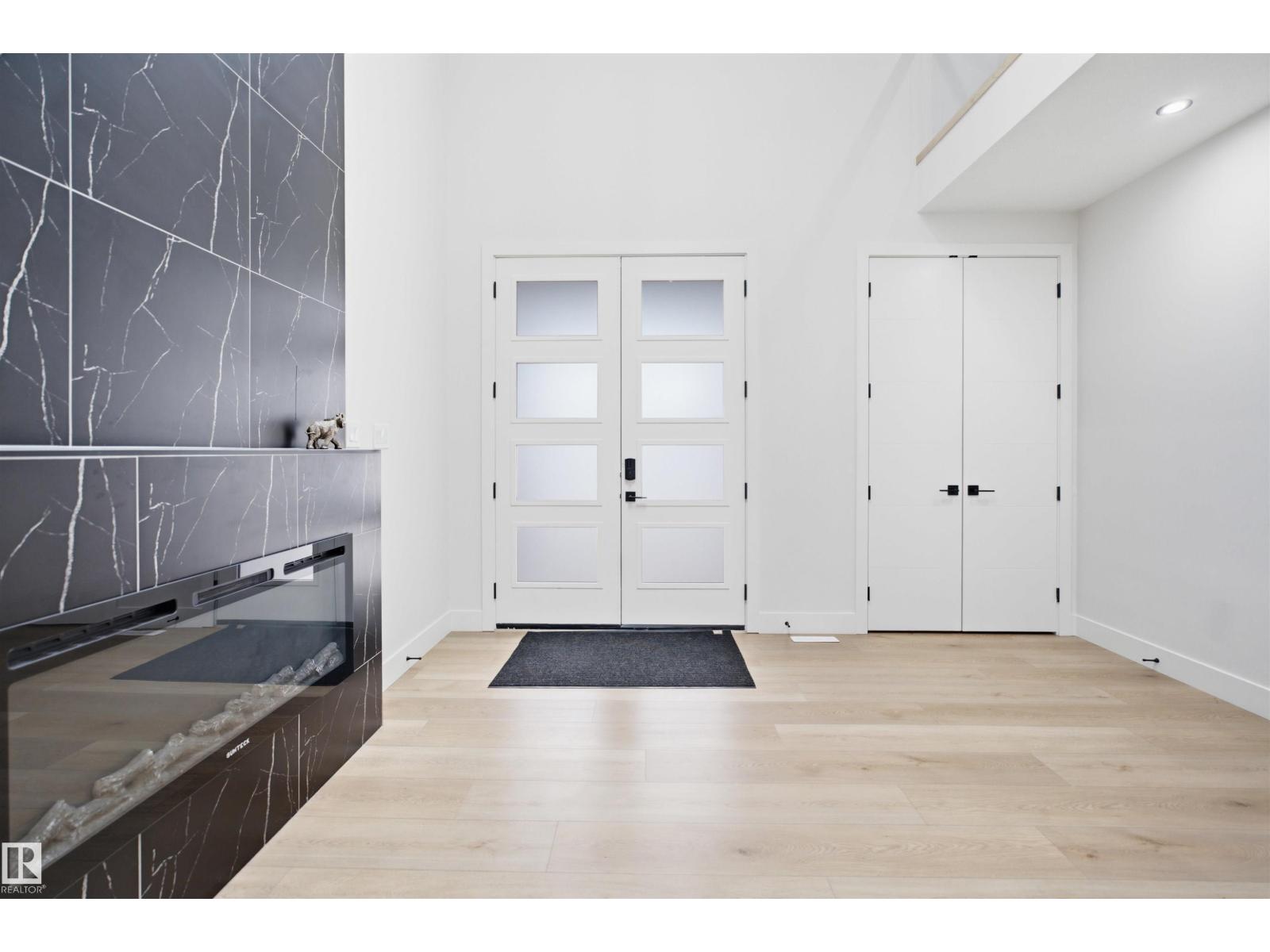 304 33 AV NW - 4