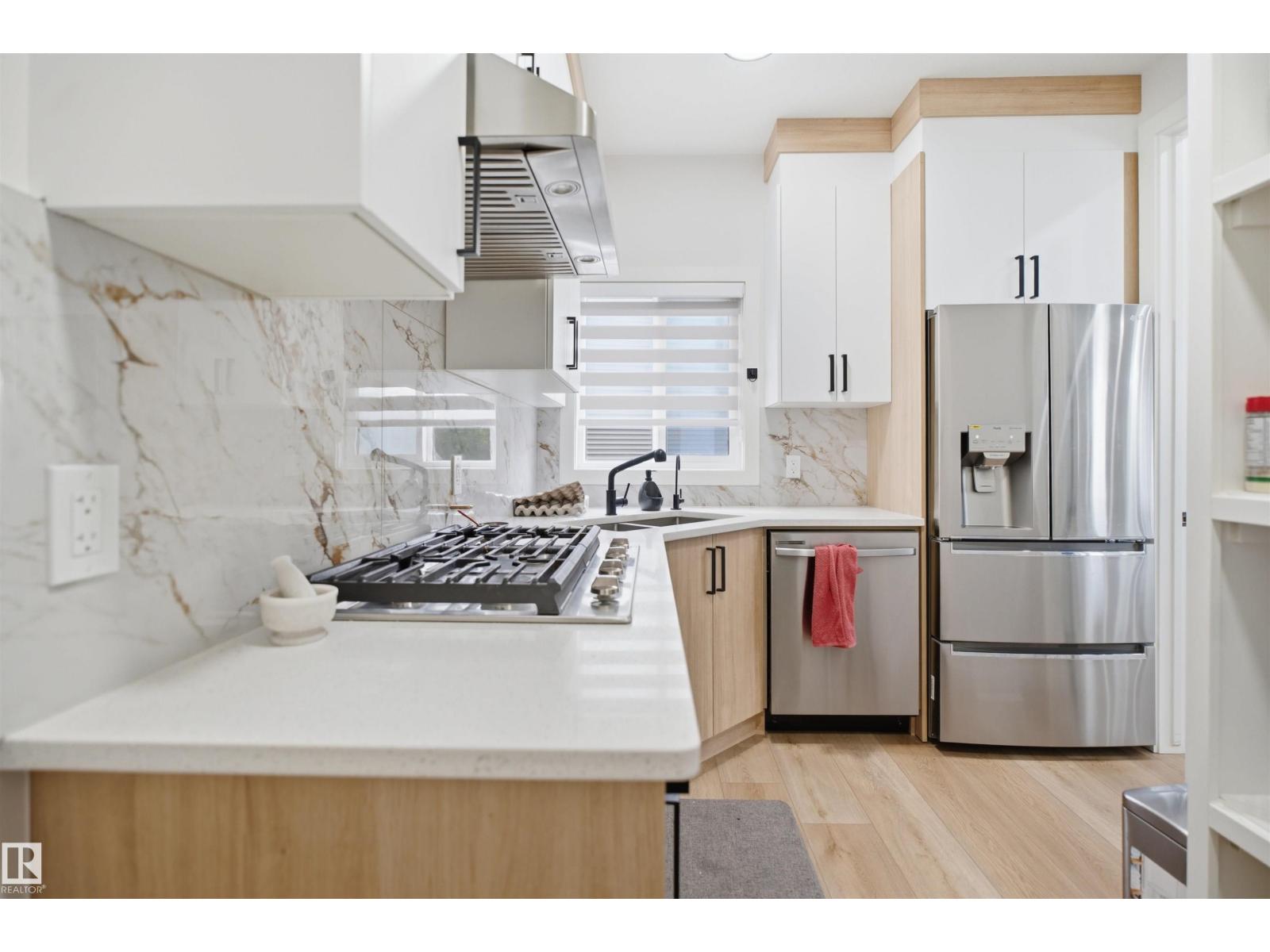 304 33 AV NW - 12