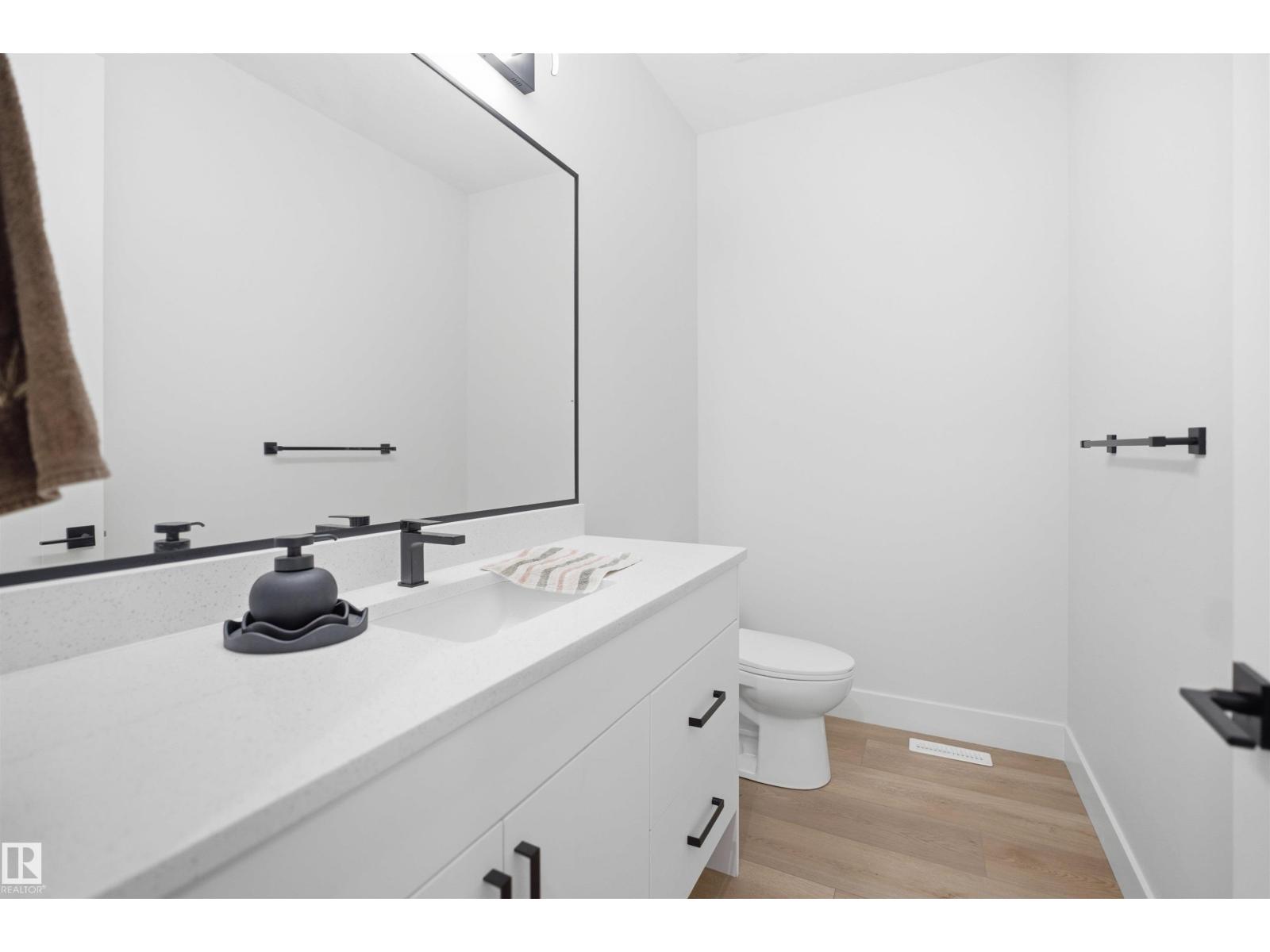 304 33 AV NW - 7