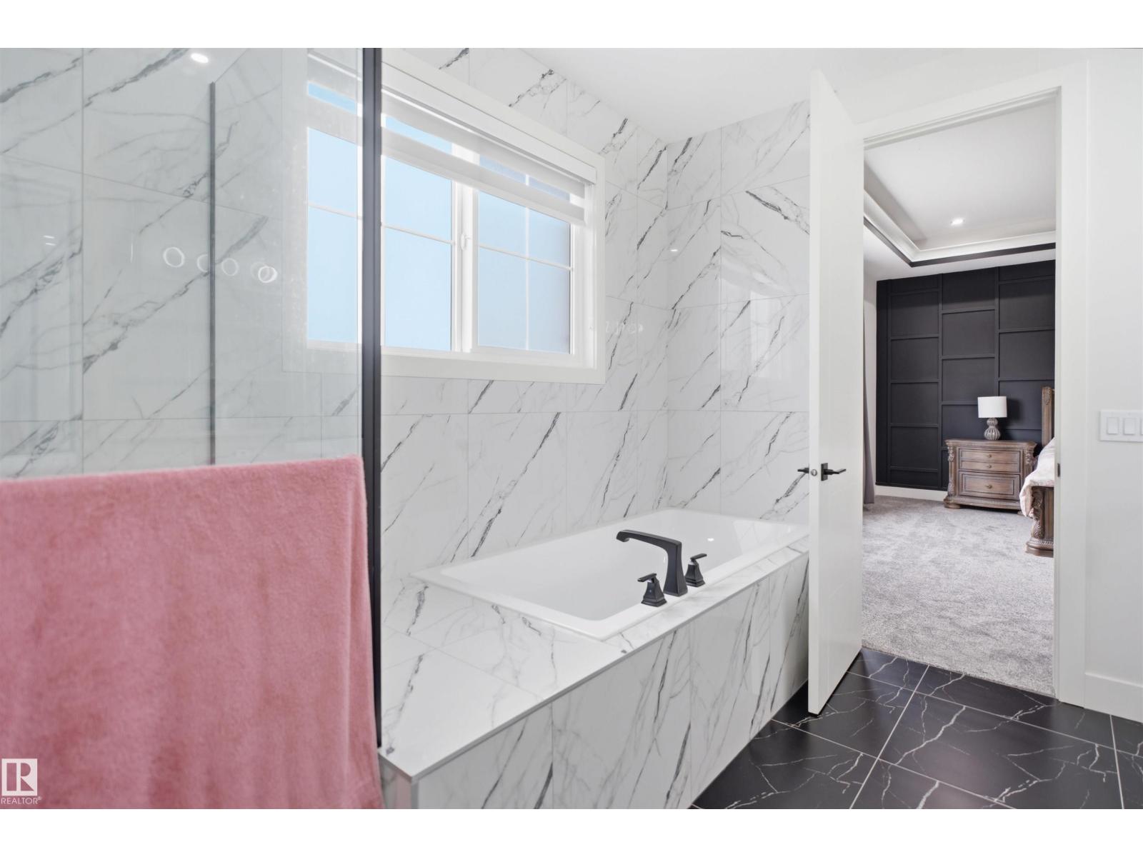 304 33 AV NW - 28