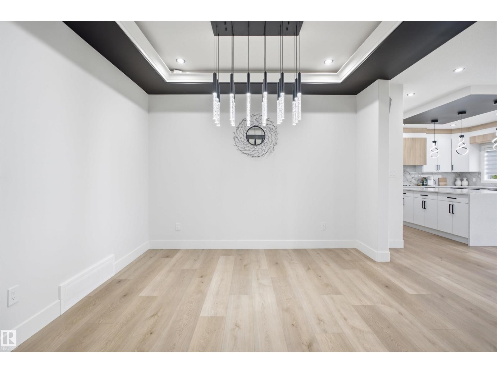 304 33 AV NW - 21