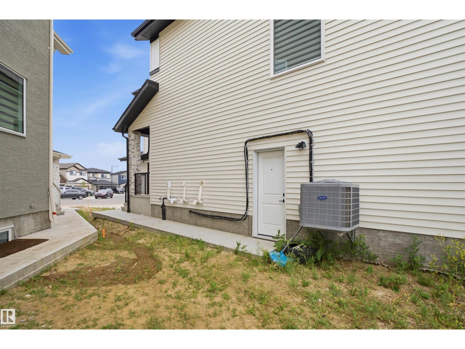 304 33 AV NW - 44