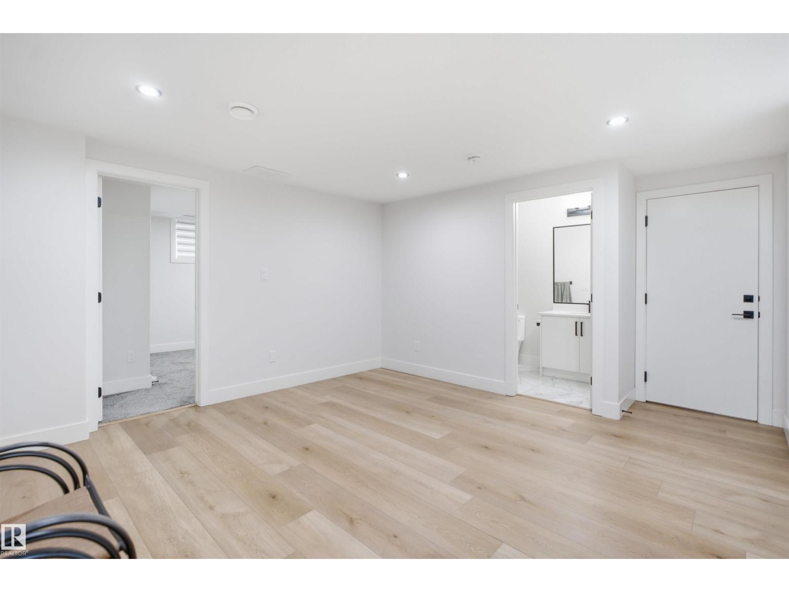 304 33 AV NW - 46