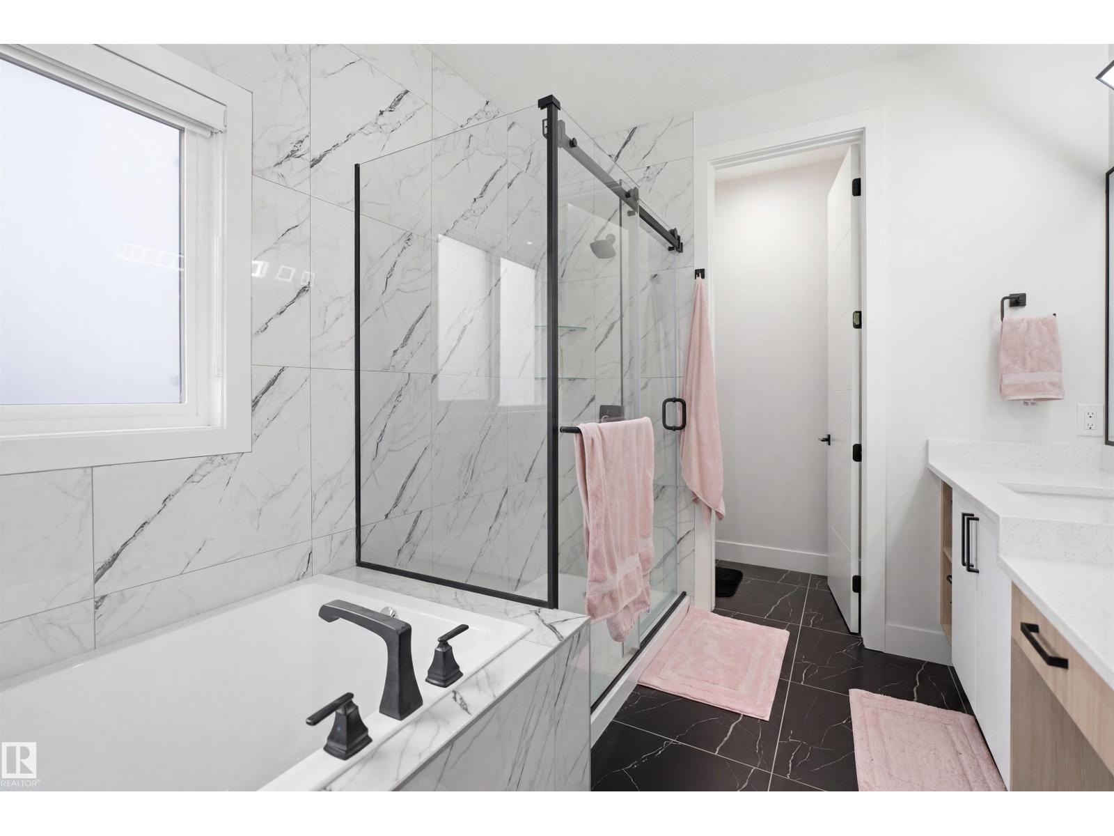 304 33 AV NW - 40