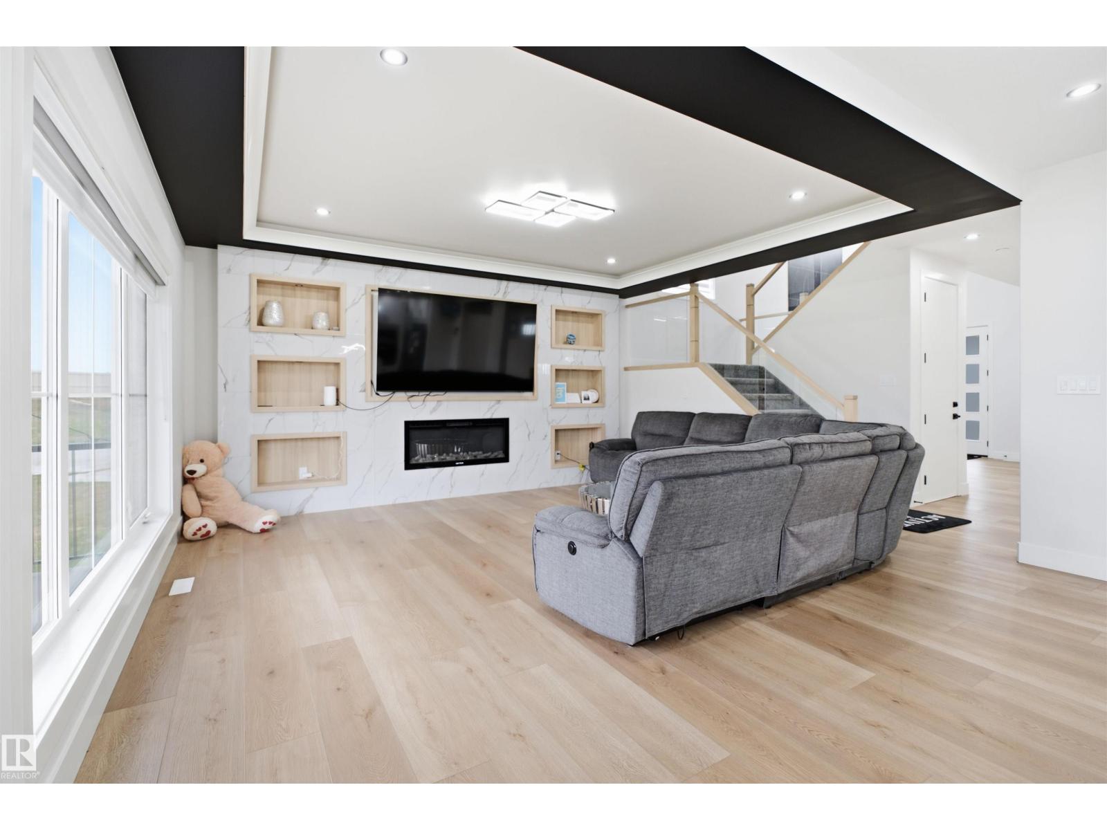 304 33 AV NW - 17
